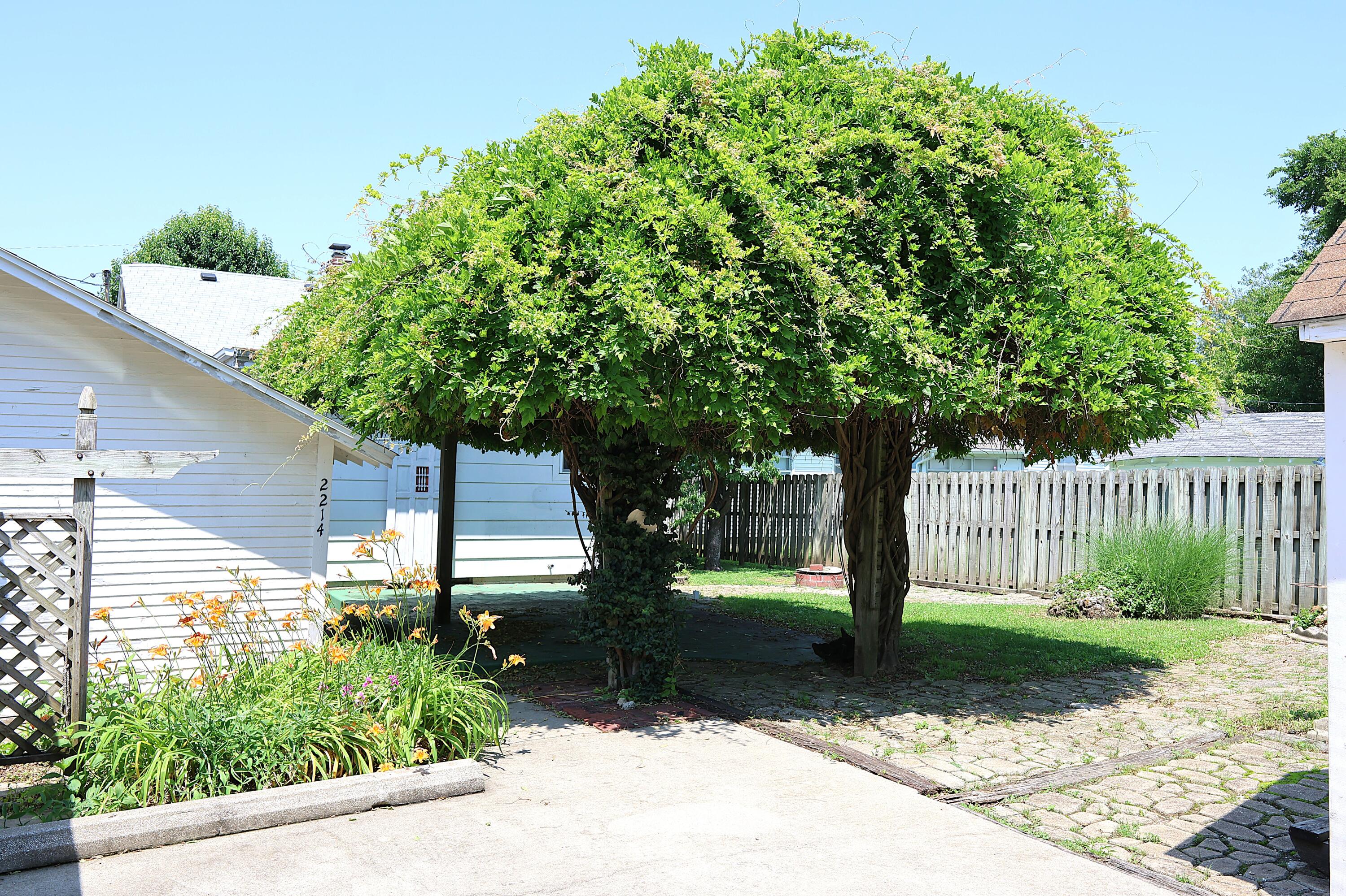 2214 North National Avenue Property Photo 5