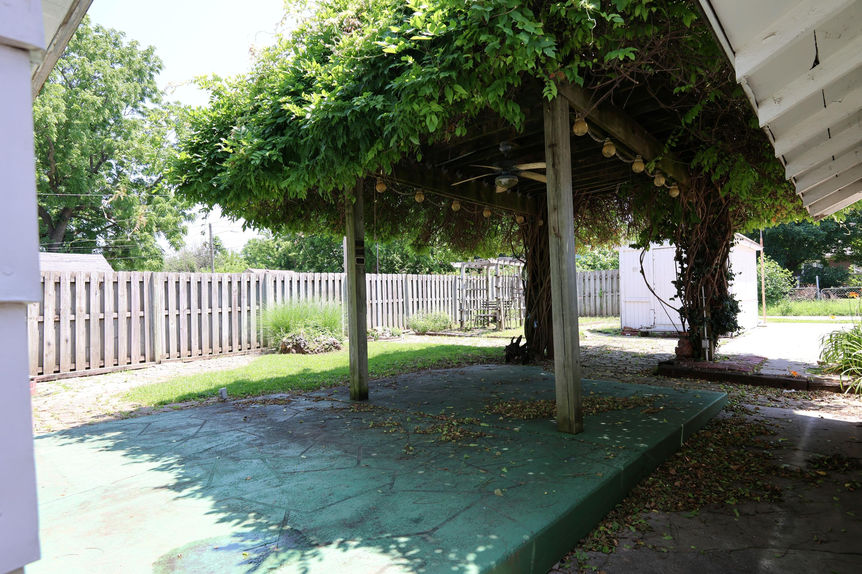 2214 North National Avenue Property Photo 45