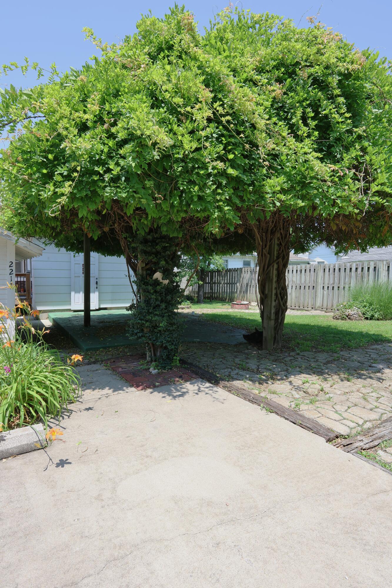 2214 North National Avenue Property Photo 47
