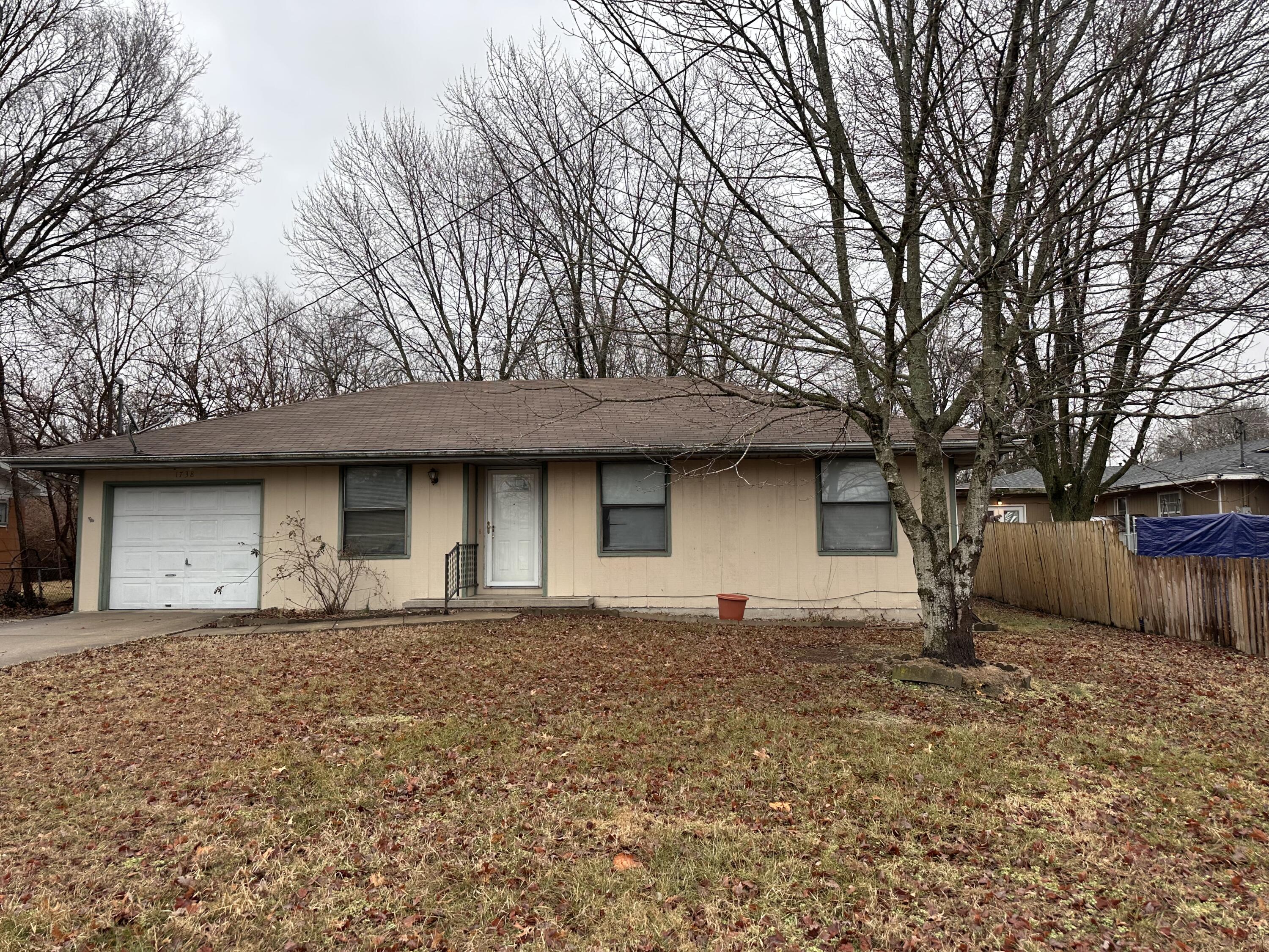 1738 North Oak Grove Avenue Property Photo