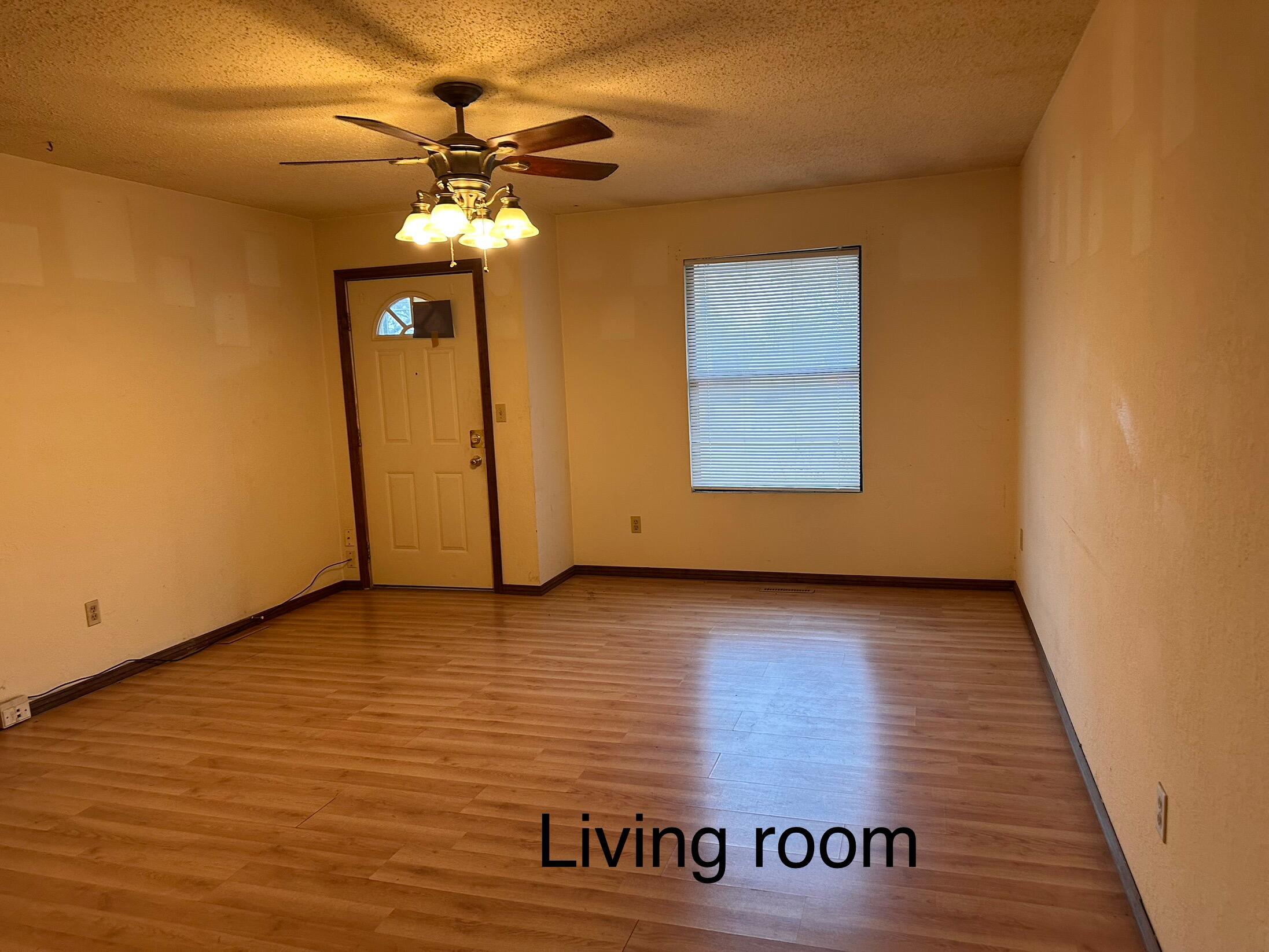 1738 North Oak Grove Avenue Property Photo 3