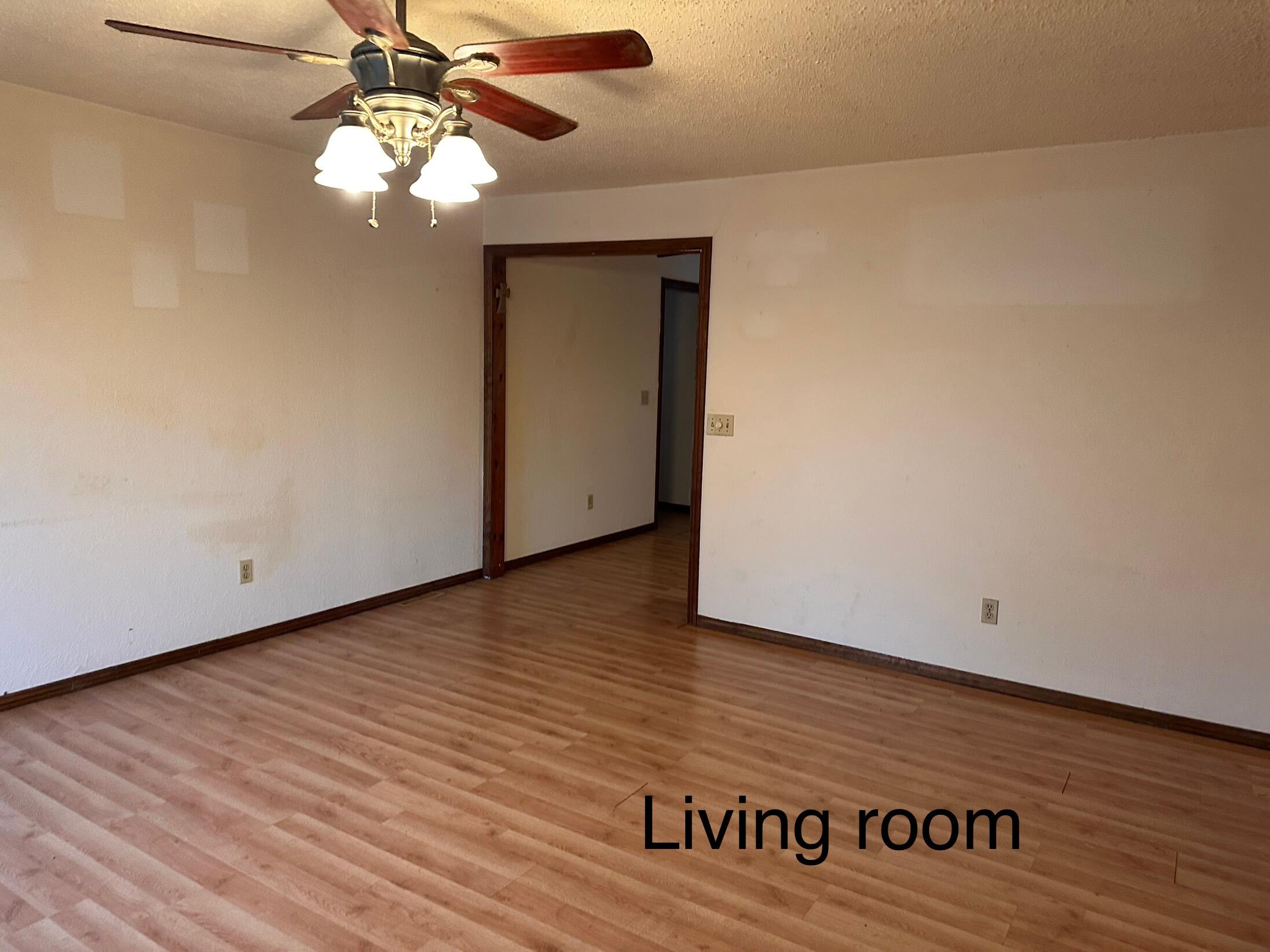 1738 North Oak Grove Avenue Property Photo 4