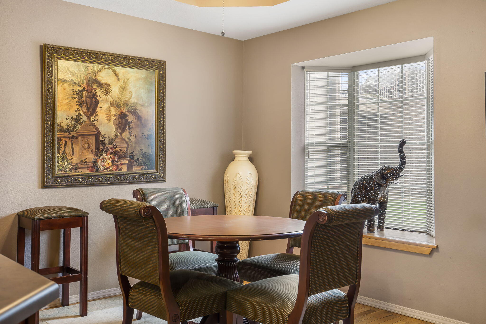 300 Glory Road Property Photo 4