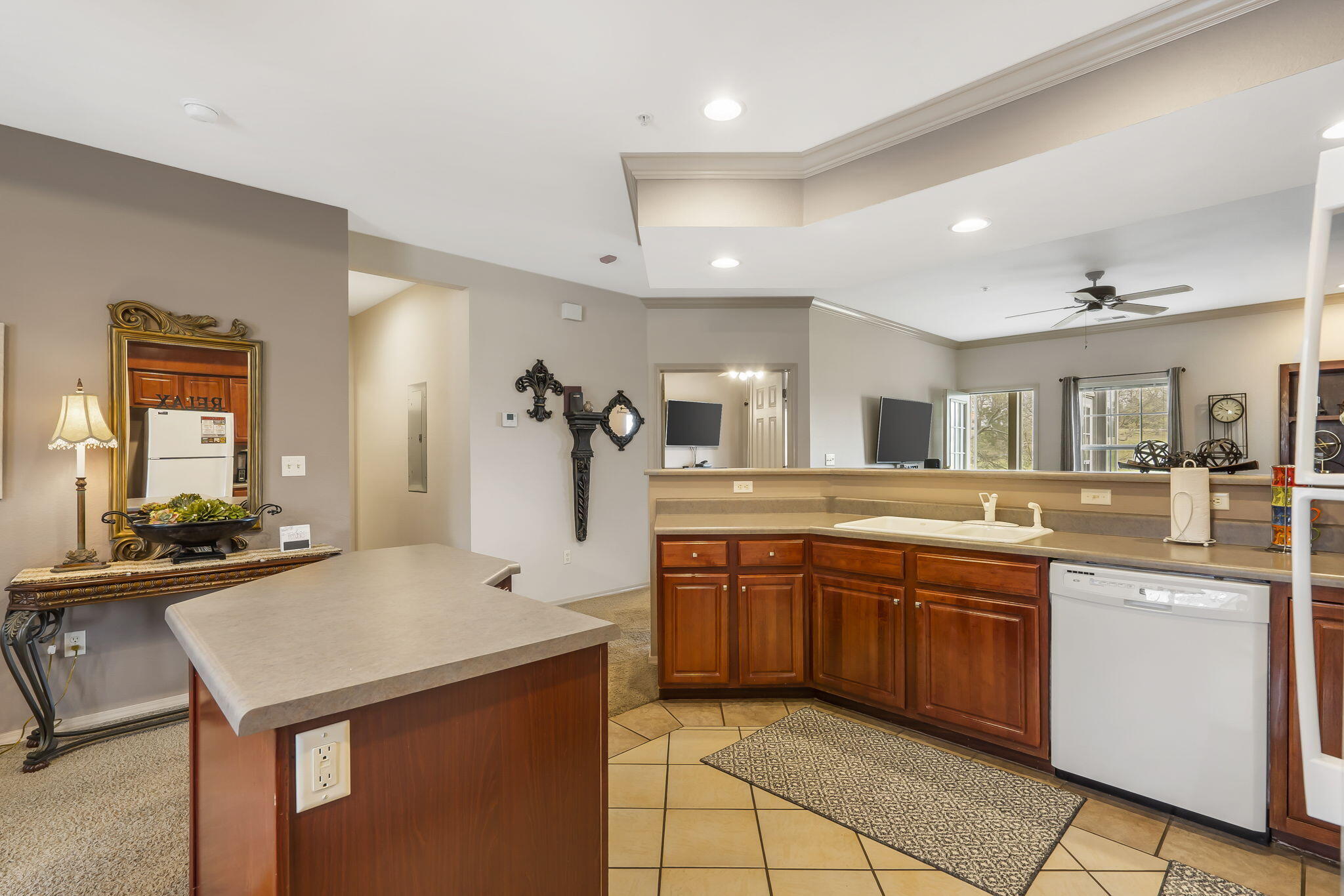 300 Glory Road Property Photo 6