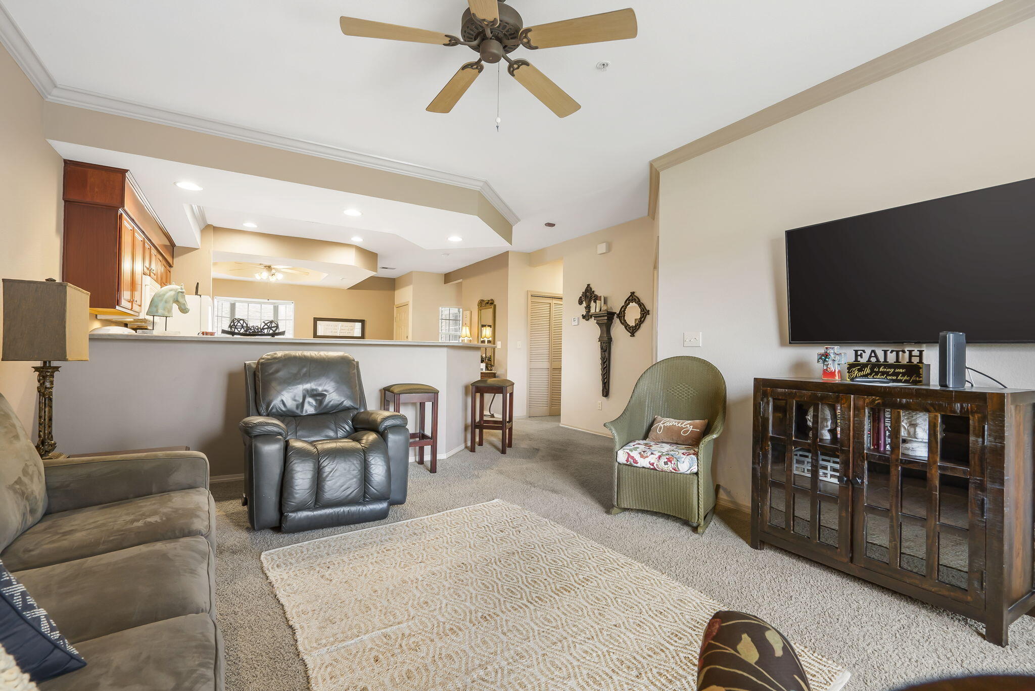 300 Glory Road Property Photo 11