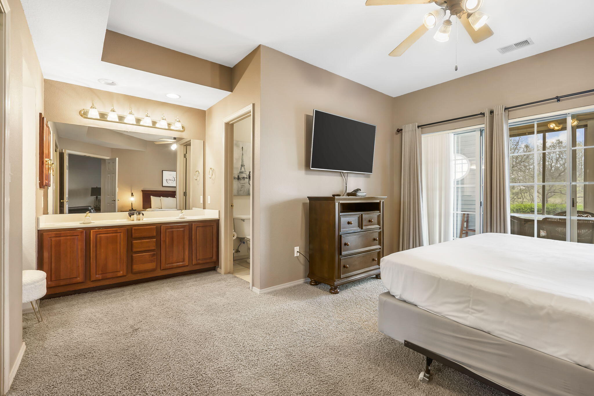 300 Glory Road Property Photo 13