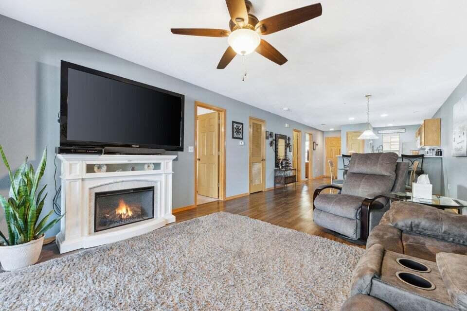 135 Upper Emerald Bay Circle Property Photo 5