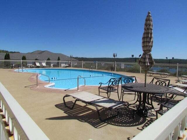 135 Upper Emerald Bay Circle Property Photo 29