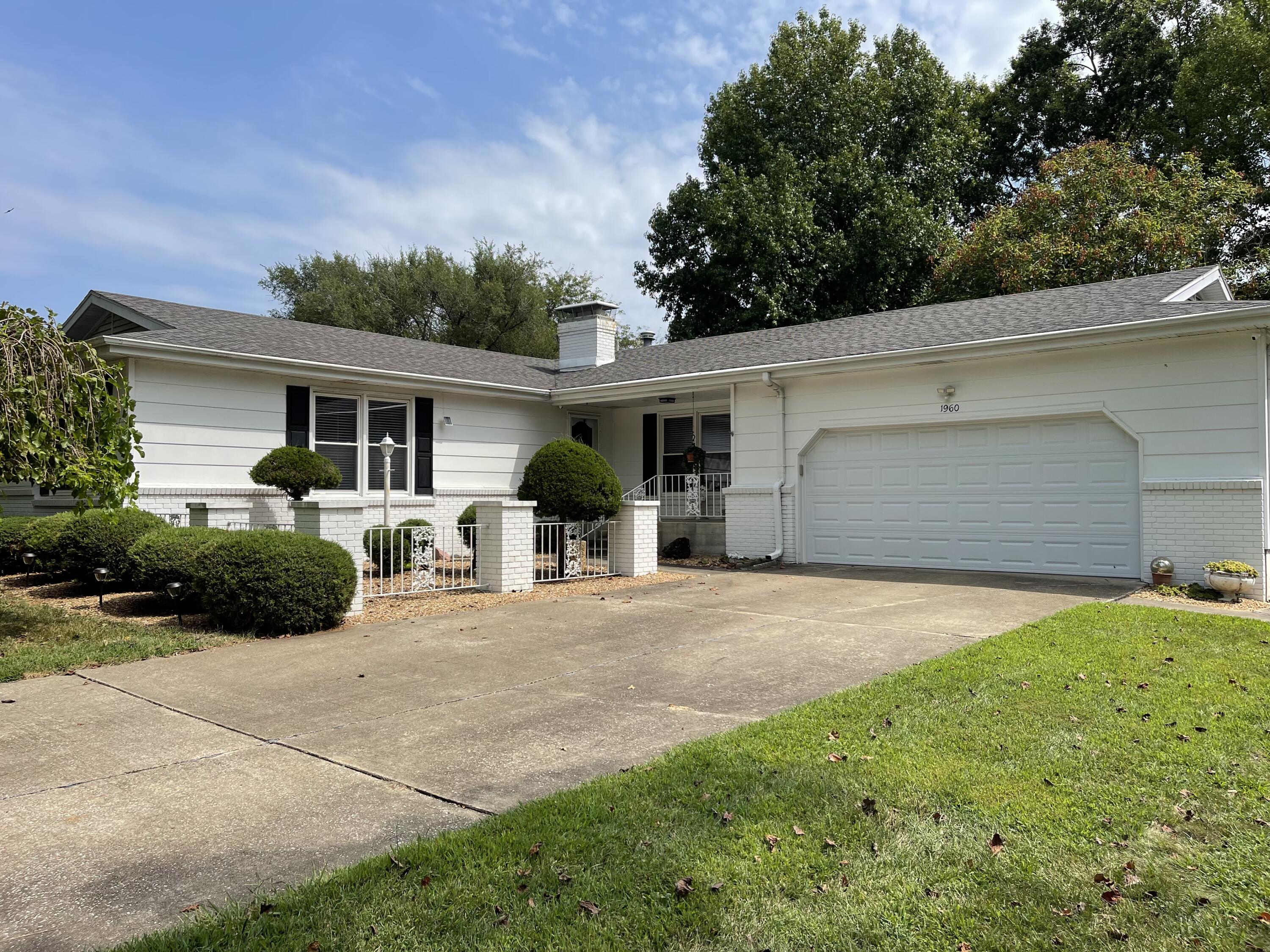 1960 South Cedarbrook Avenue Property Photo 3