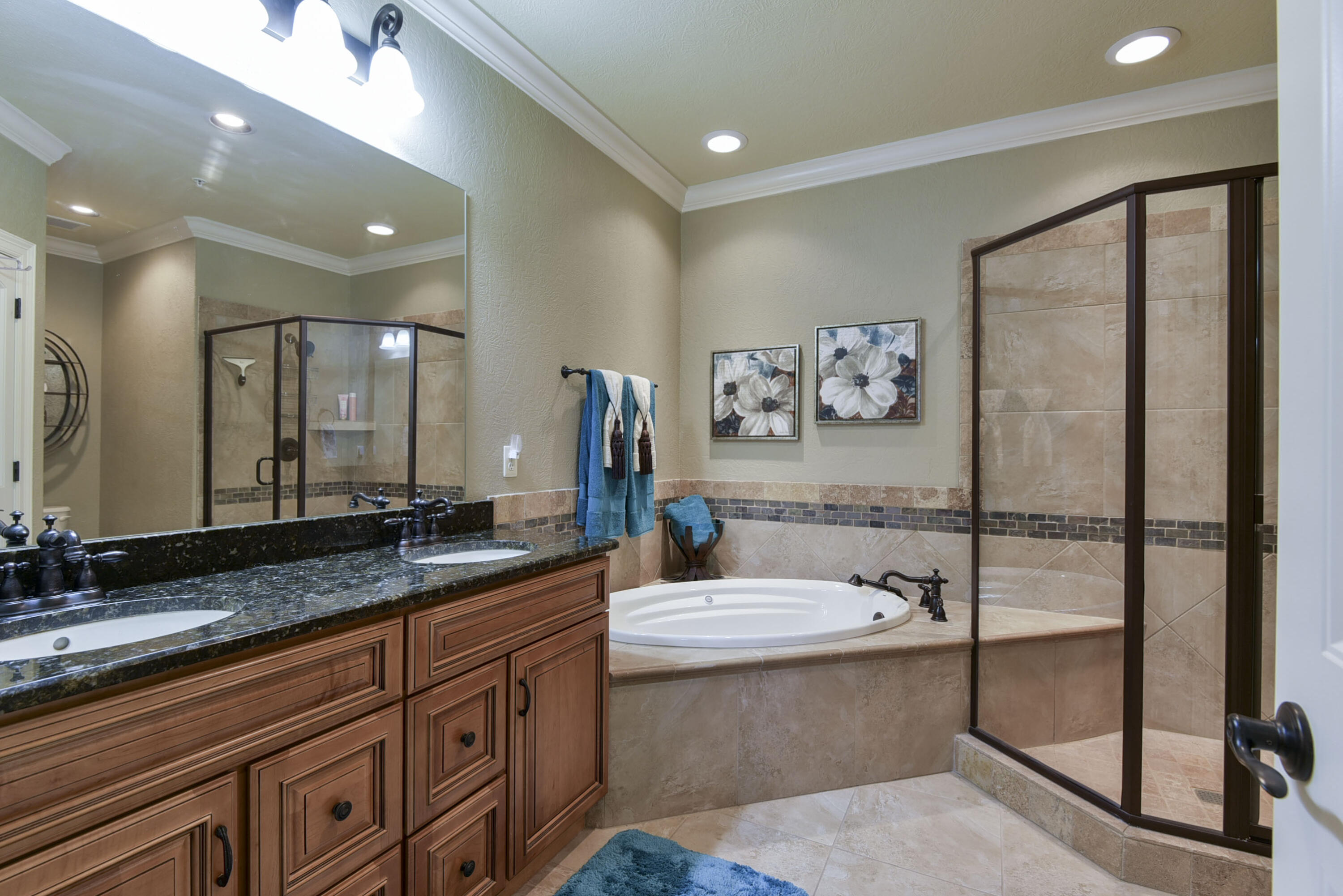 130 Royal Vista Drive Unit 605 Property Photo 19