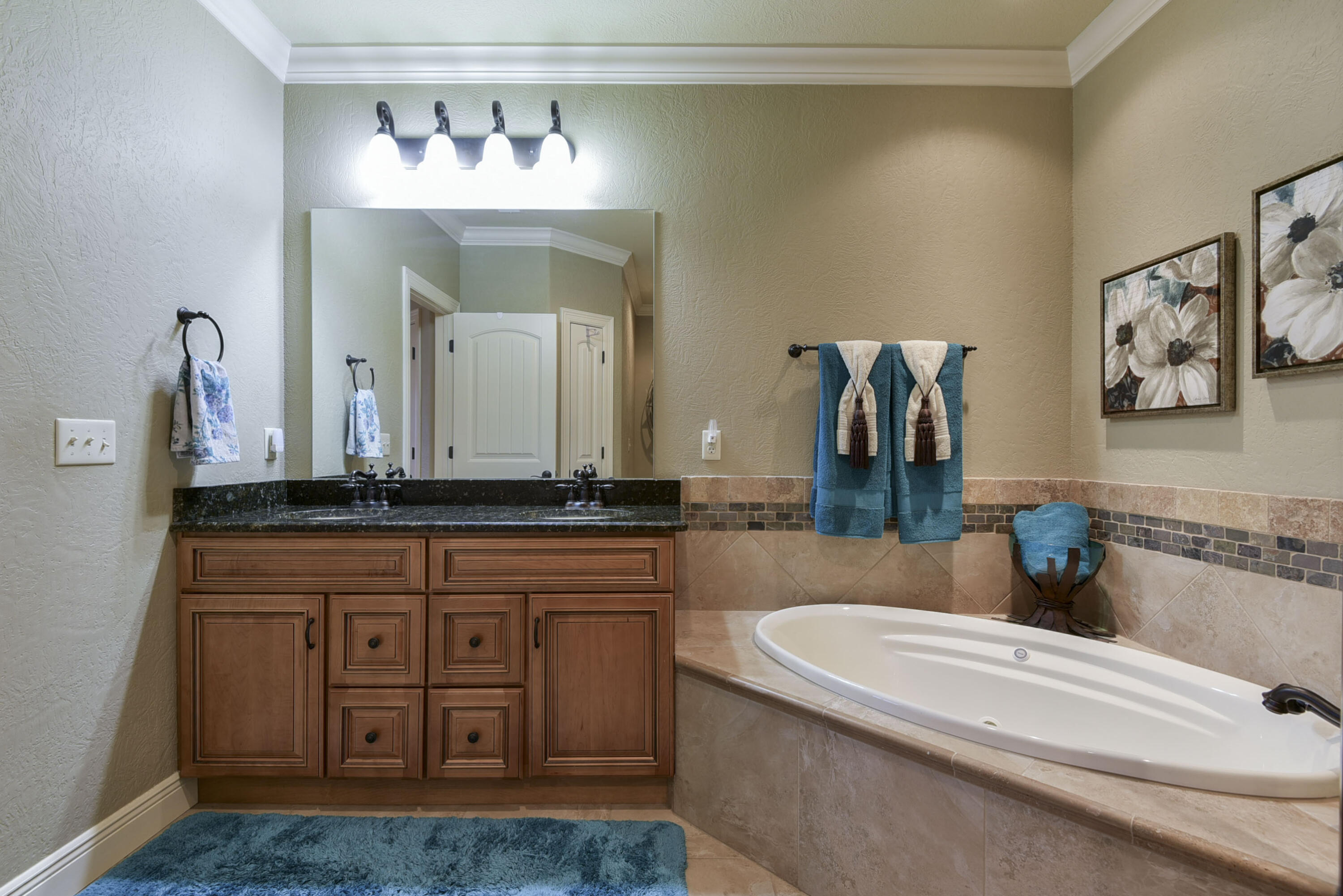 130 Royal Vista Drive Unit 605 Property Photo 20