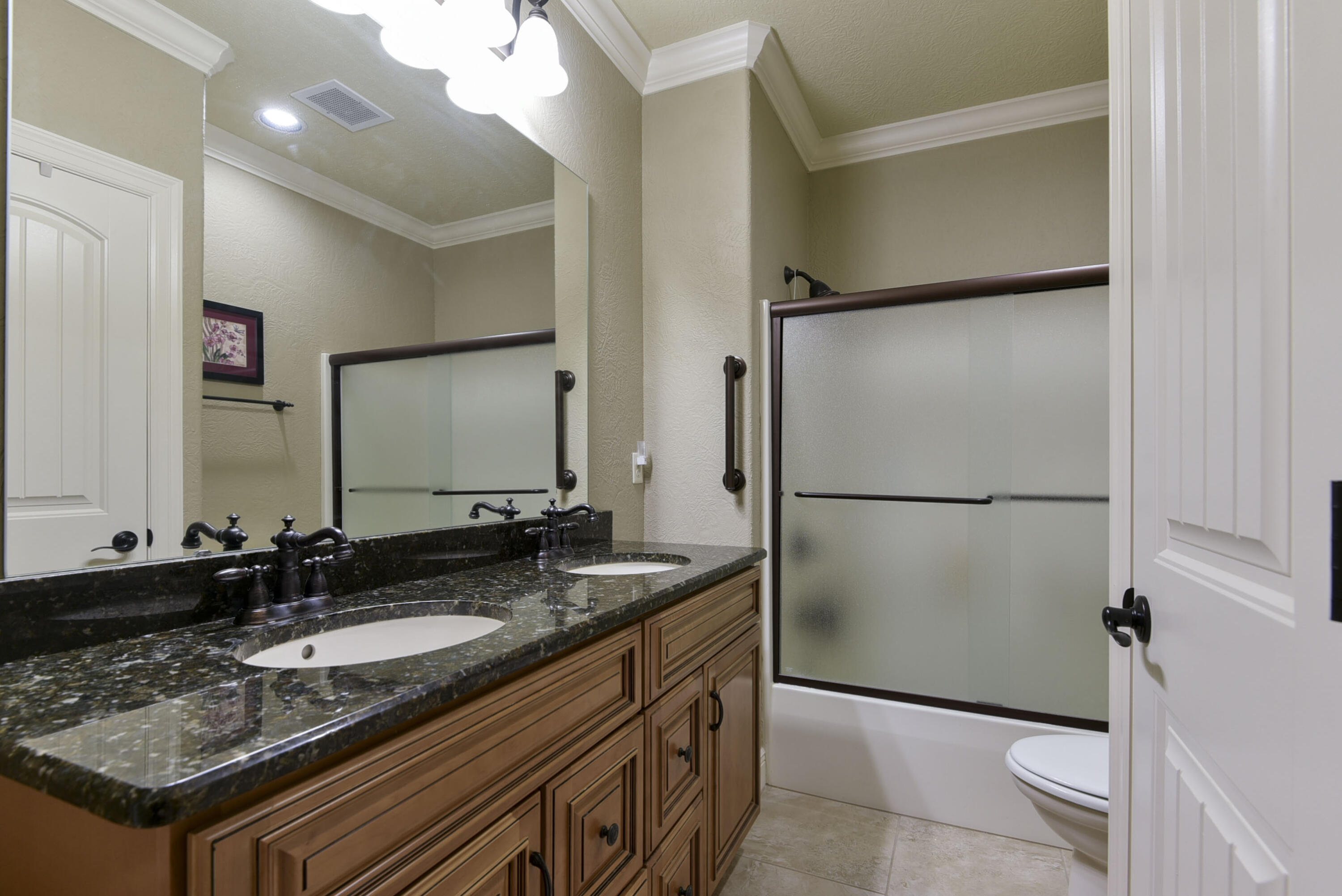 130 Royal Vista Drive Unit 605 Property Photo 25
