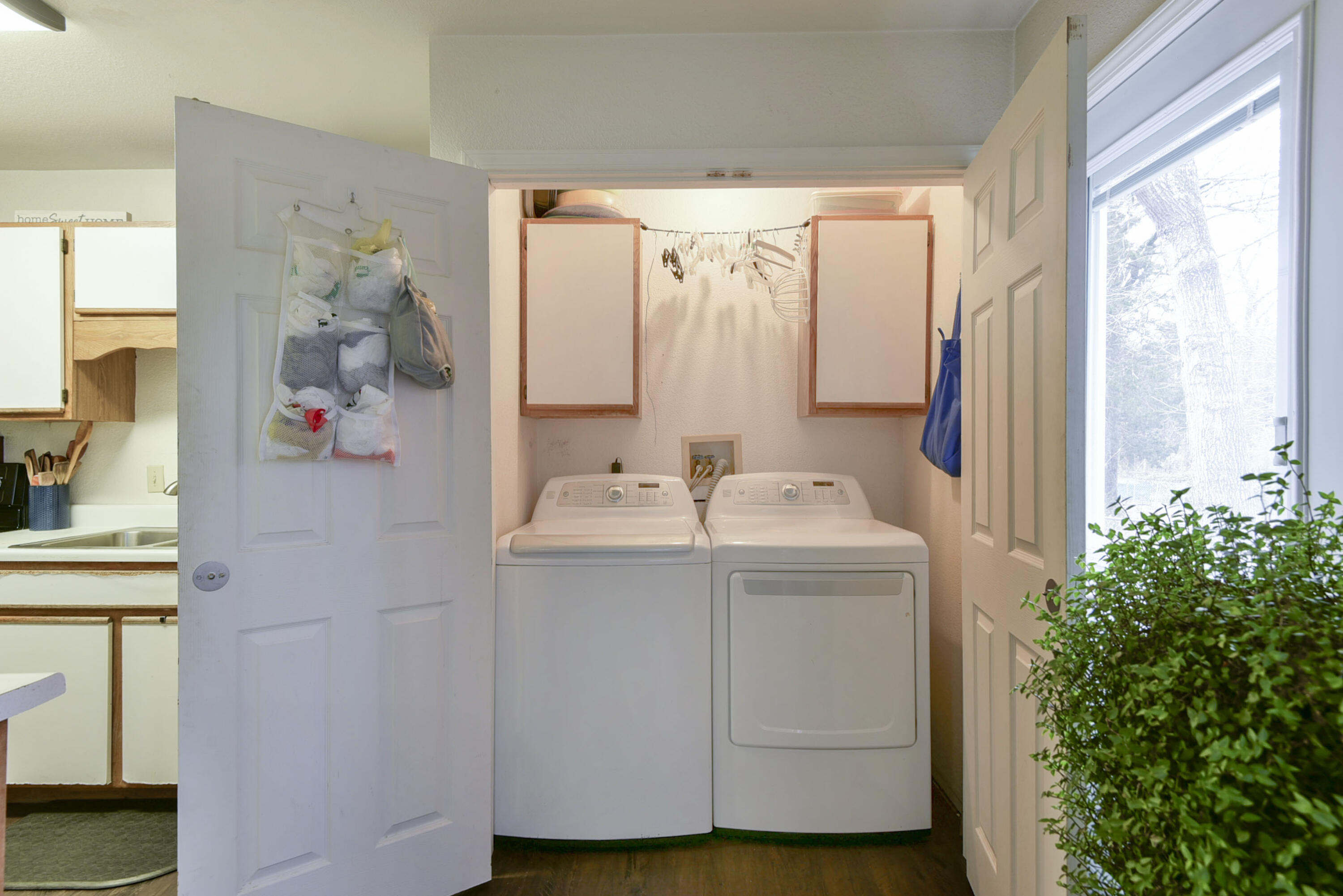 215 Eric Drive Property Photo 21