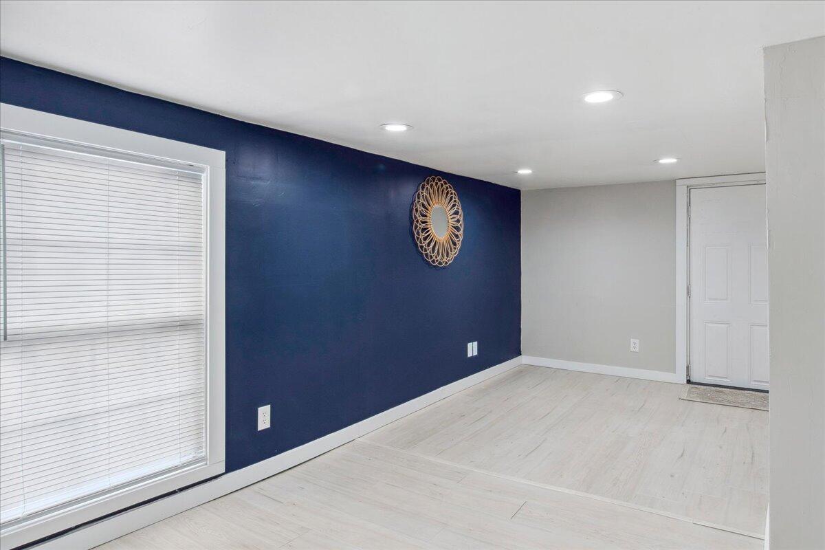 1216 North West Avenue Property Photo 2