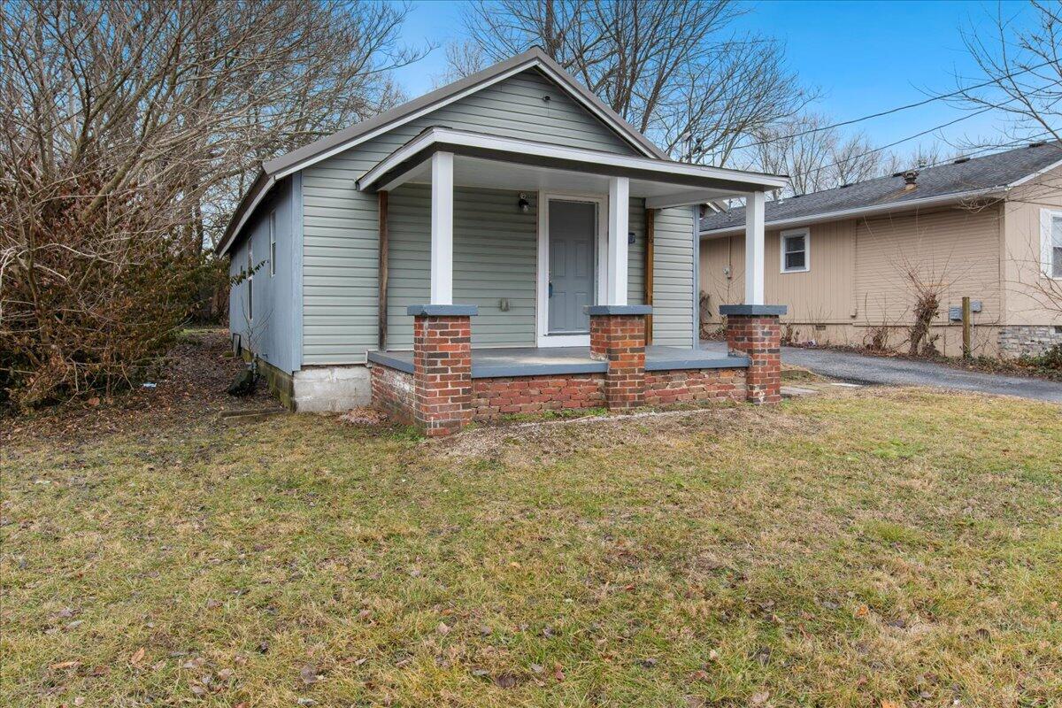 1216 North West Avenue Property Photo 17