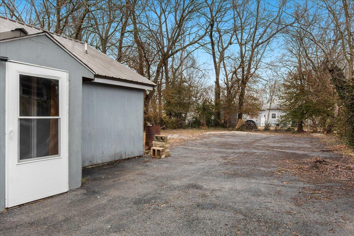 1216 North West Avenue Property Photo 19