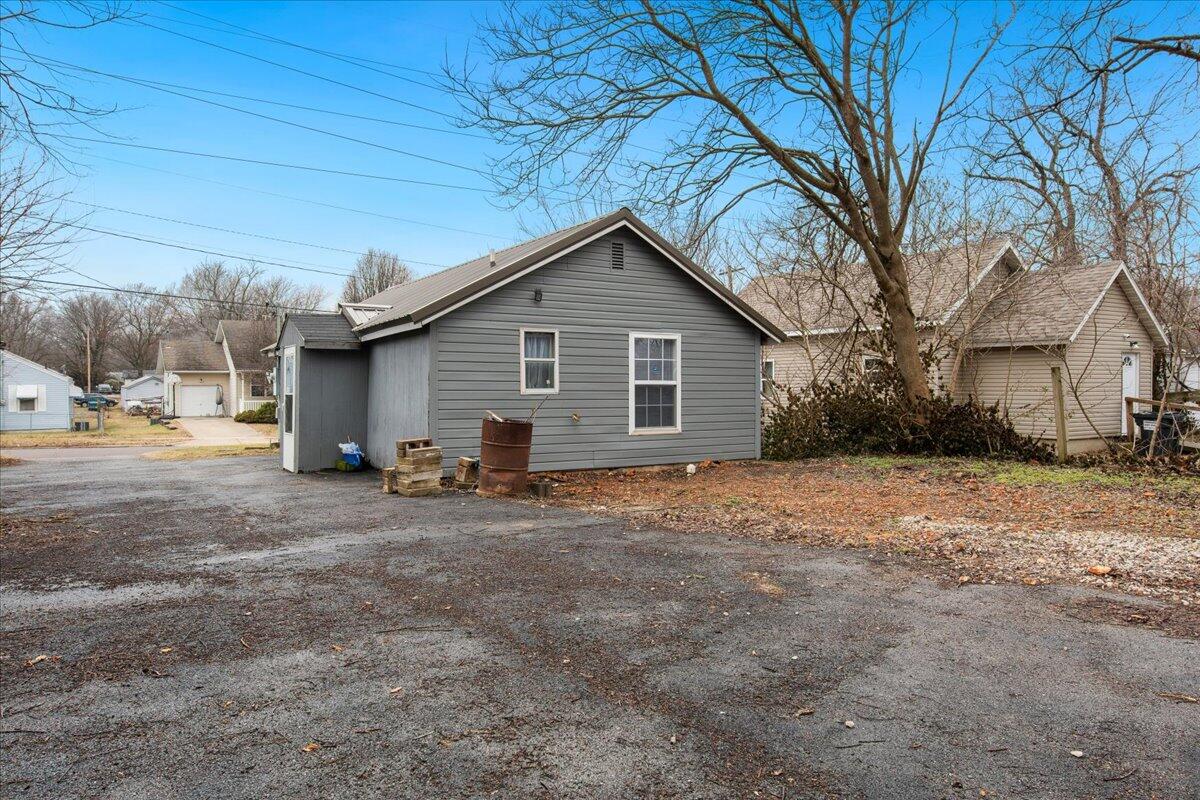 1216 North West Avenue Property Photo 20