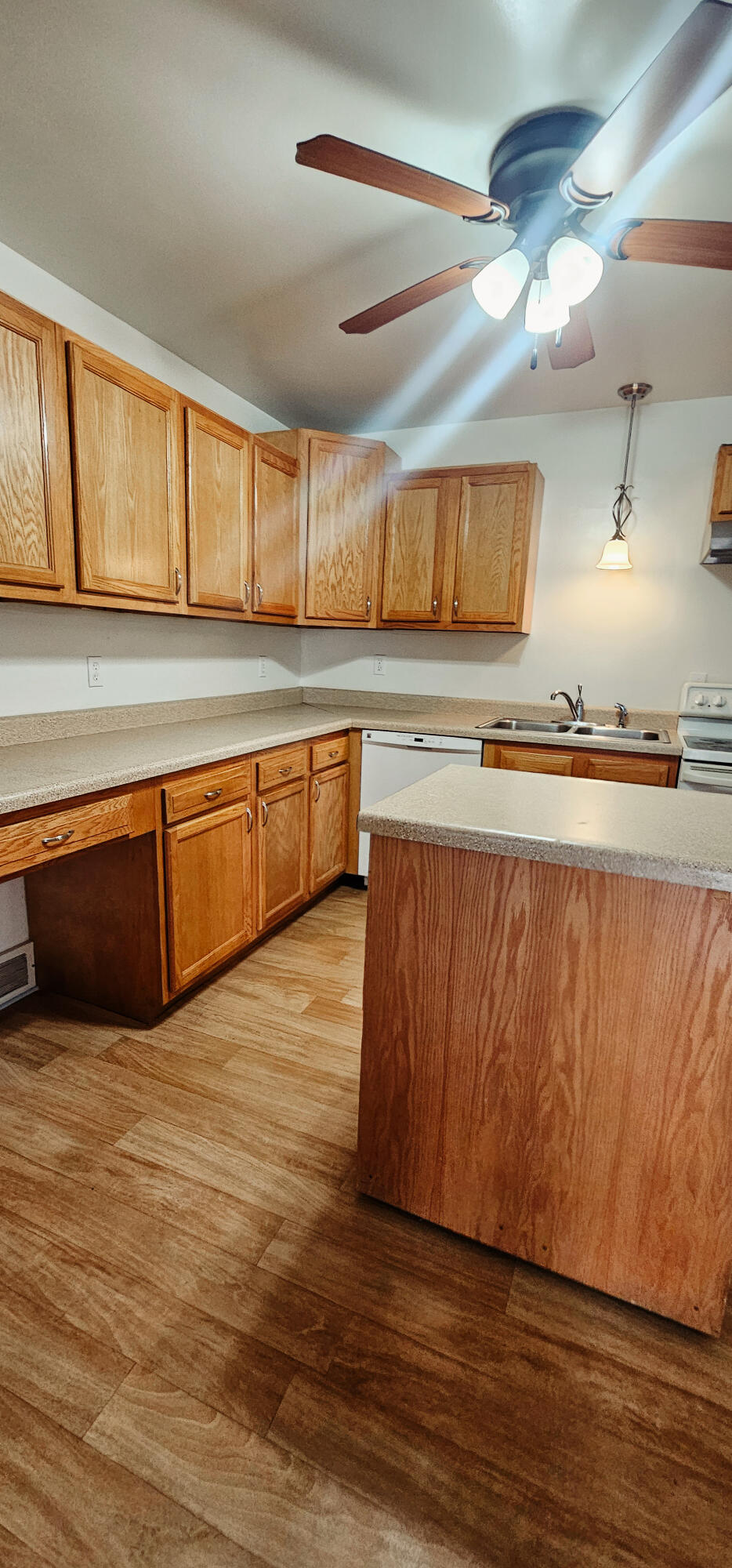 934 Missouri Avenue Property Photo 6