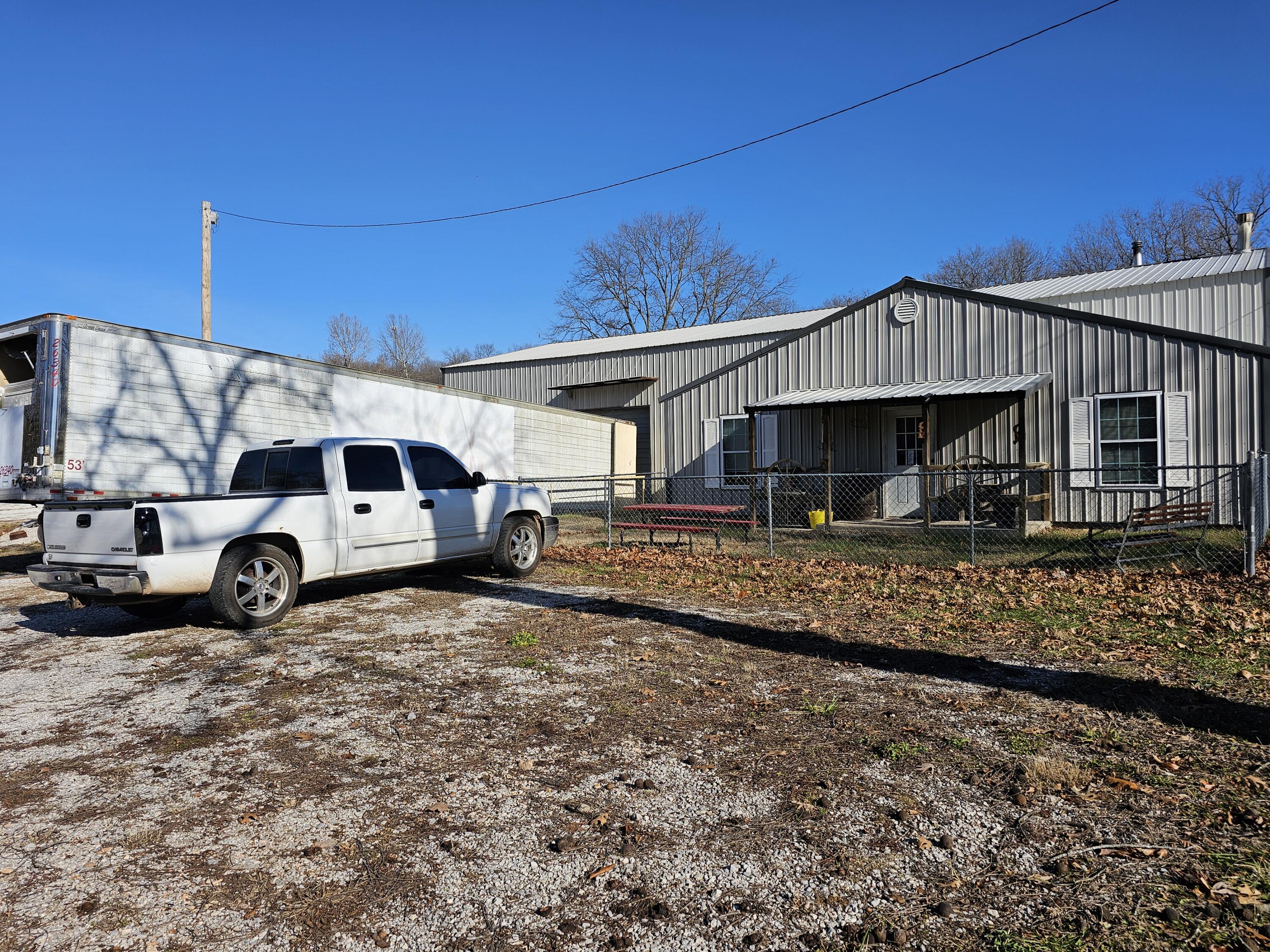 000 Iris Road Property Photo 3