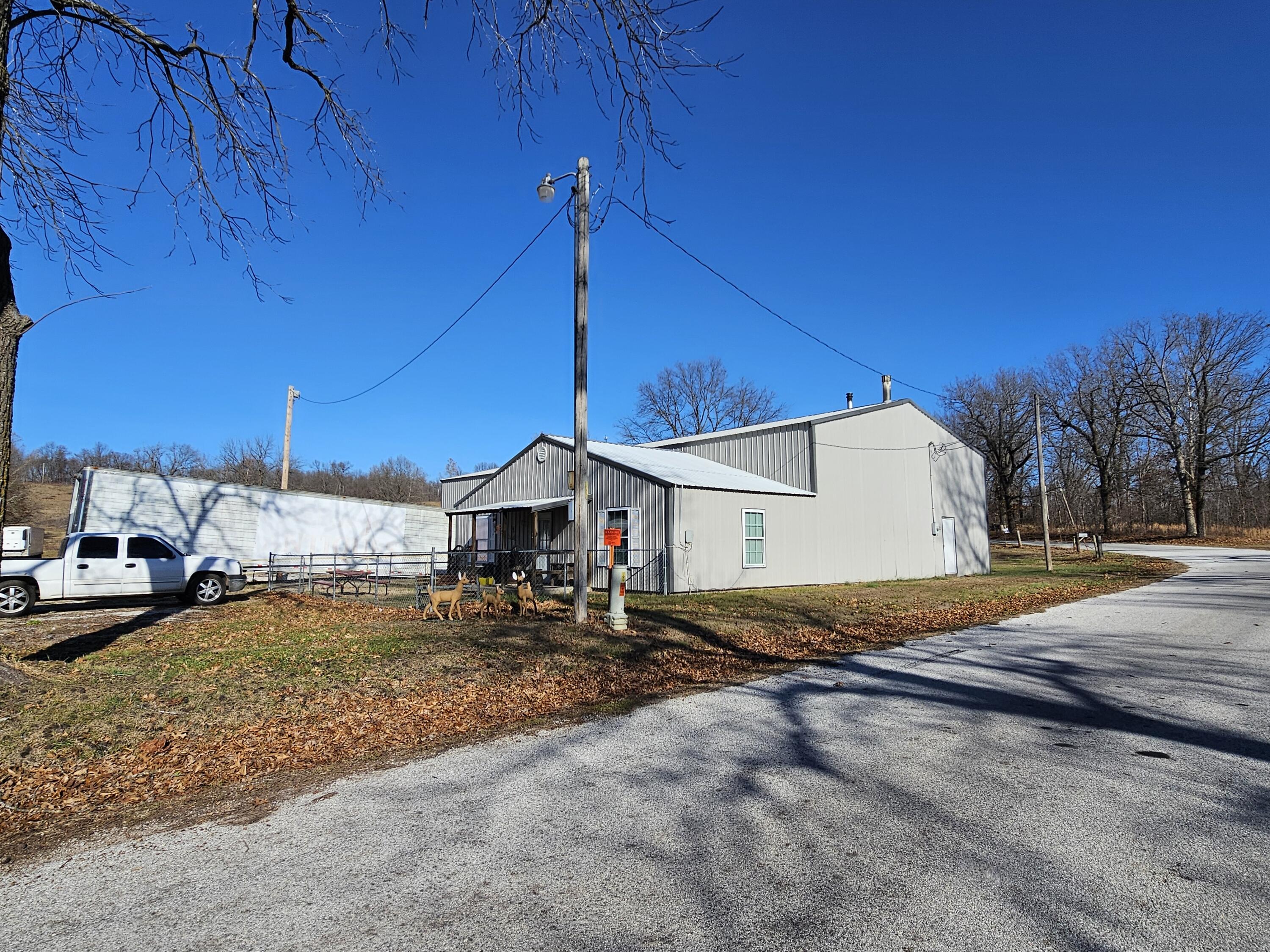 000 Iris Road Property Photo 5