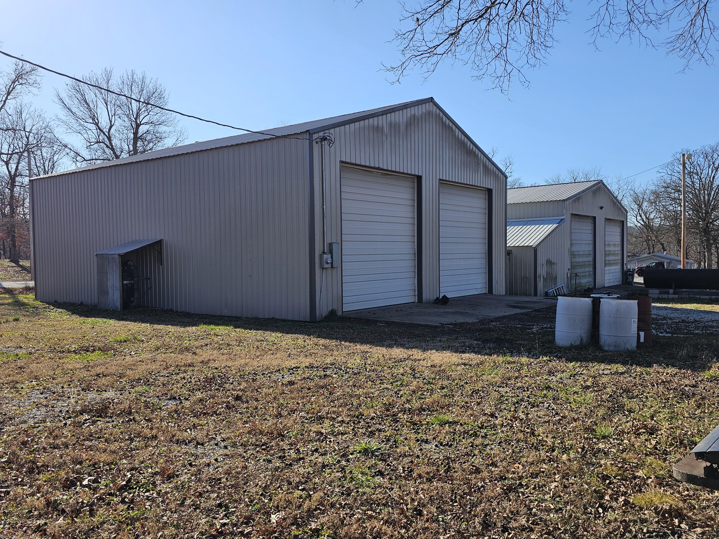000 Iris Road Property Photo 9