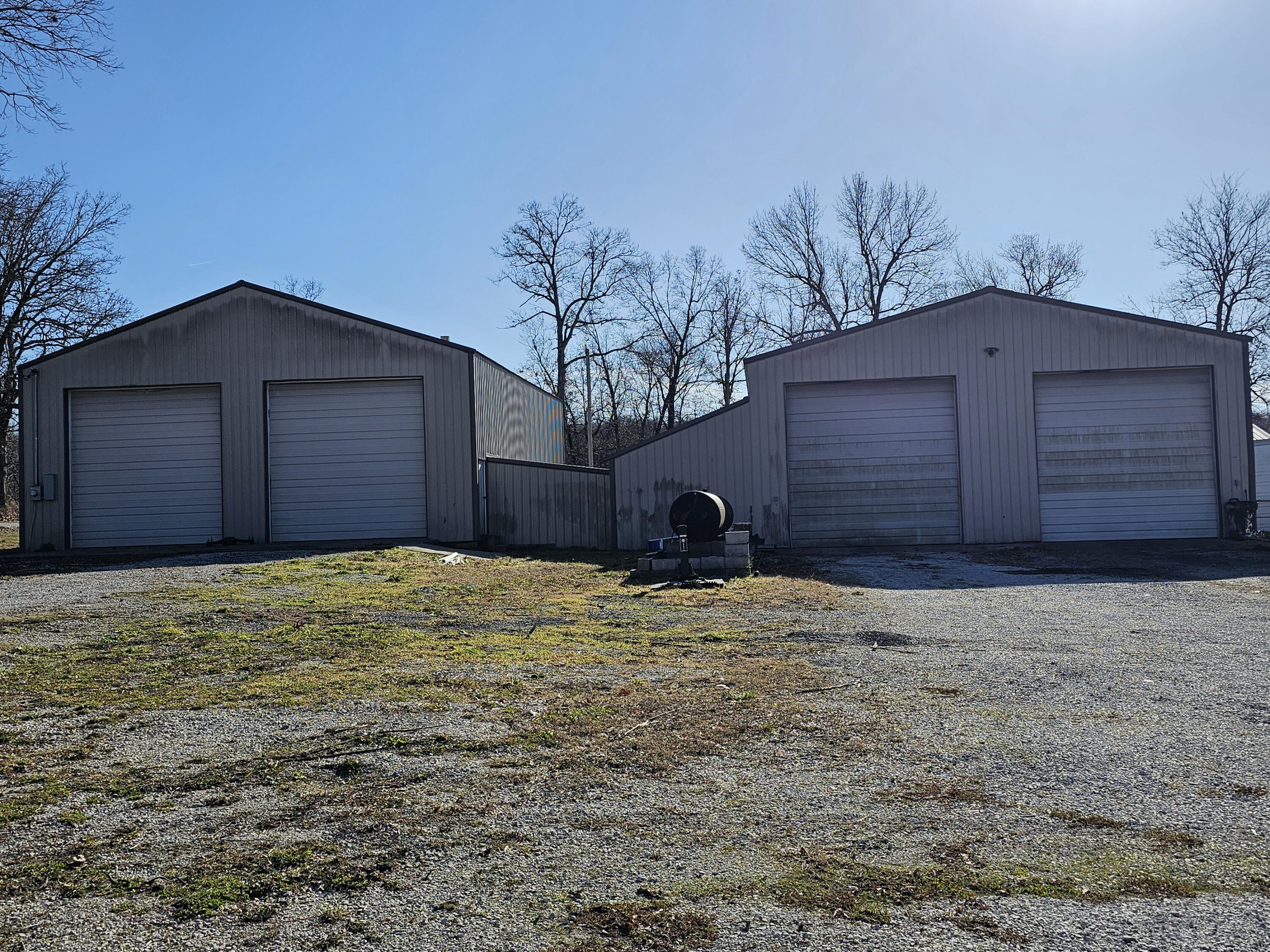 000 Iris Road Property Photo 10