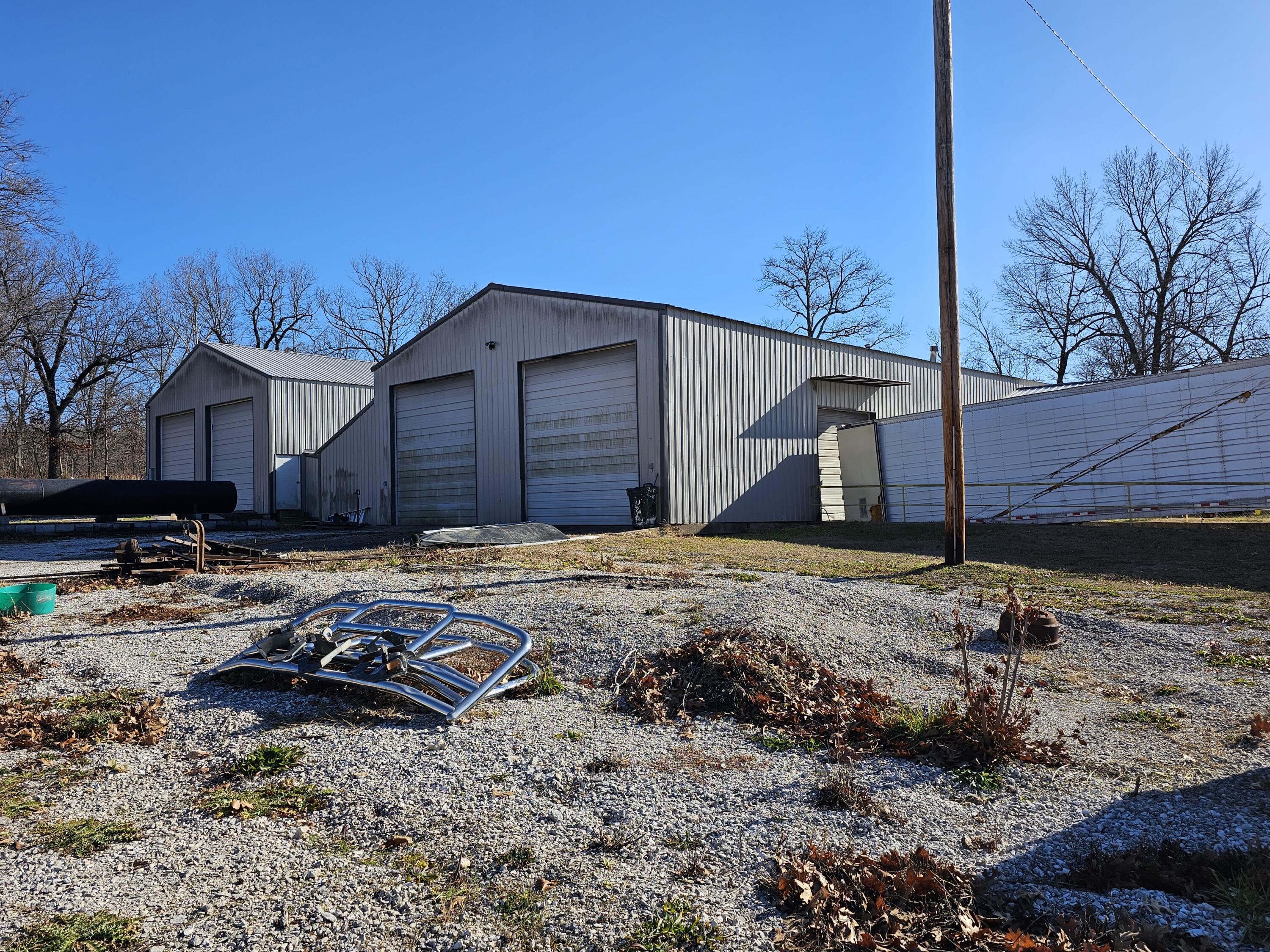 000 Iris Road Property Photo 12