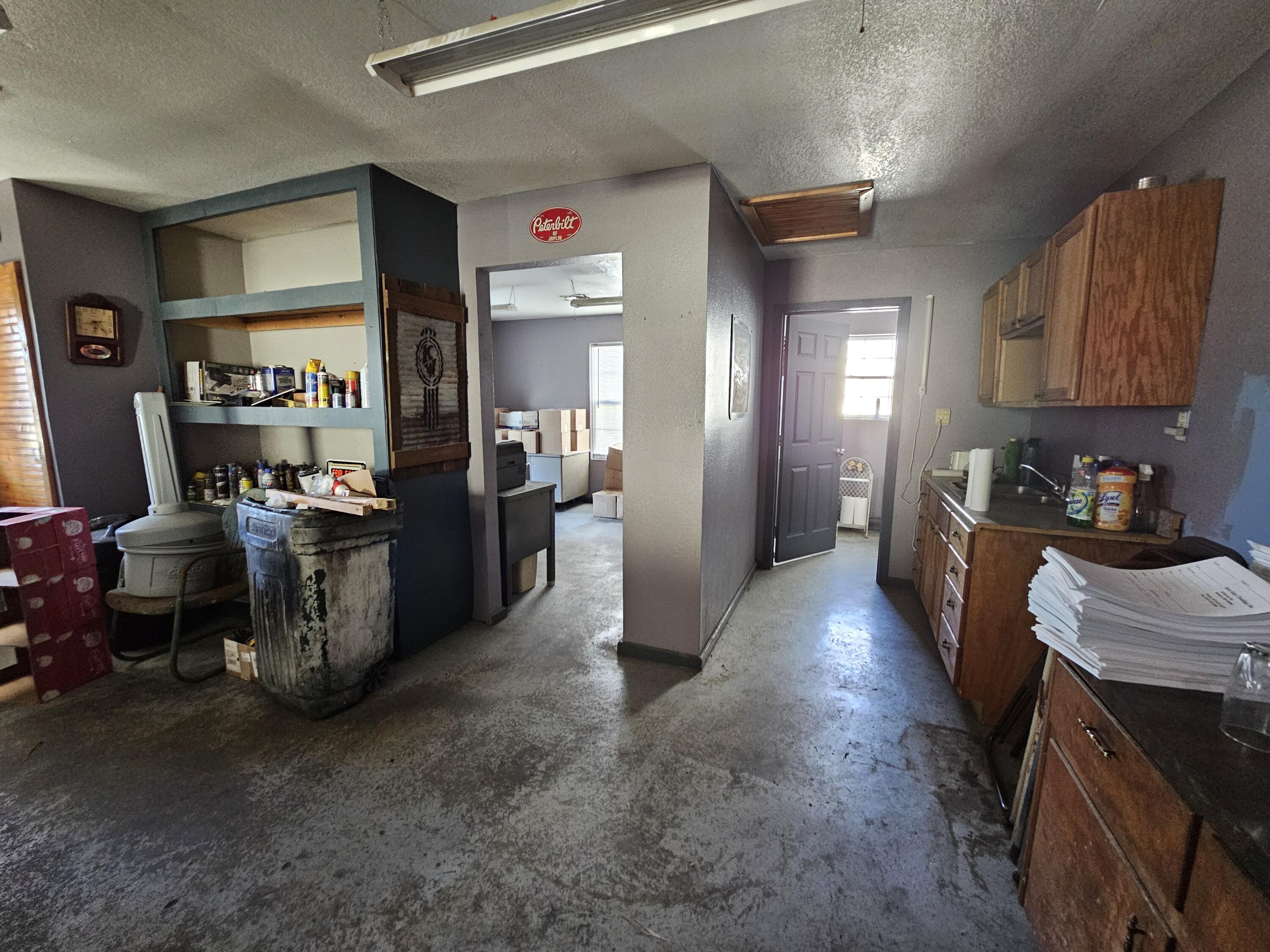 000 Iris Road Property Photo 17