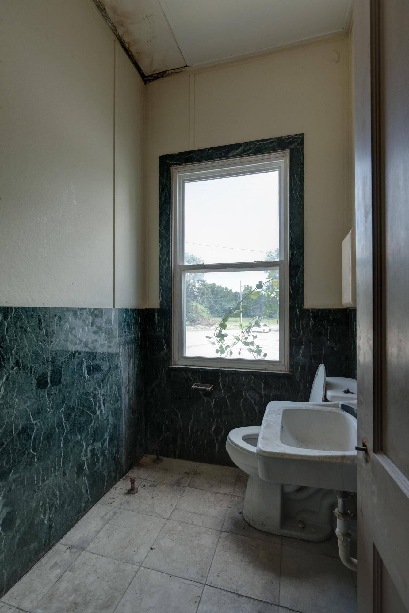 899 North Francis Street Property Photo 39