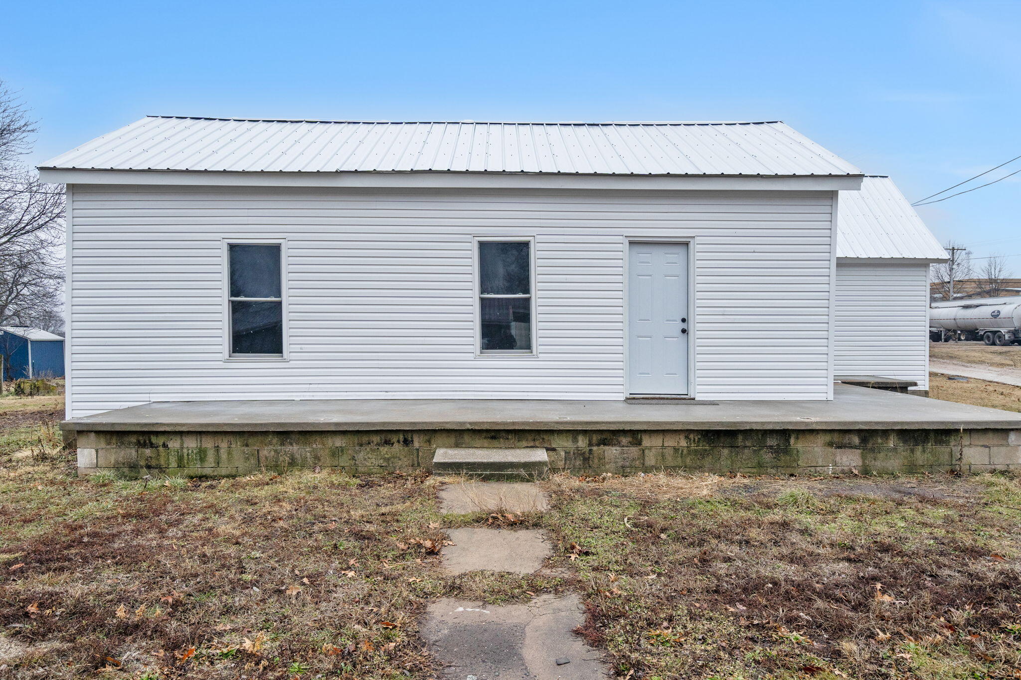 1152 East Elm Street Property Photo