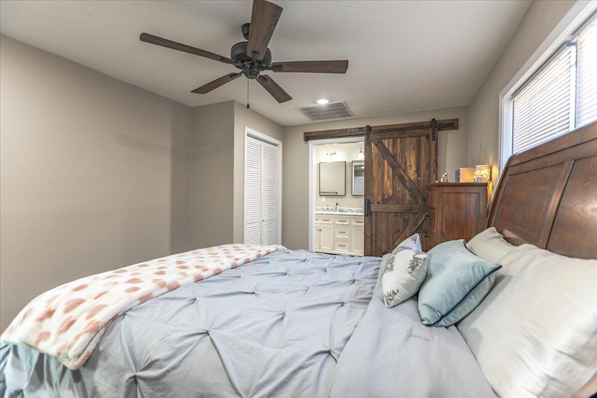 304 Center Street Property Photo 11