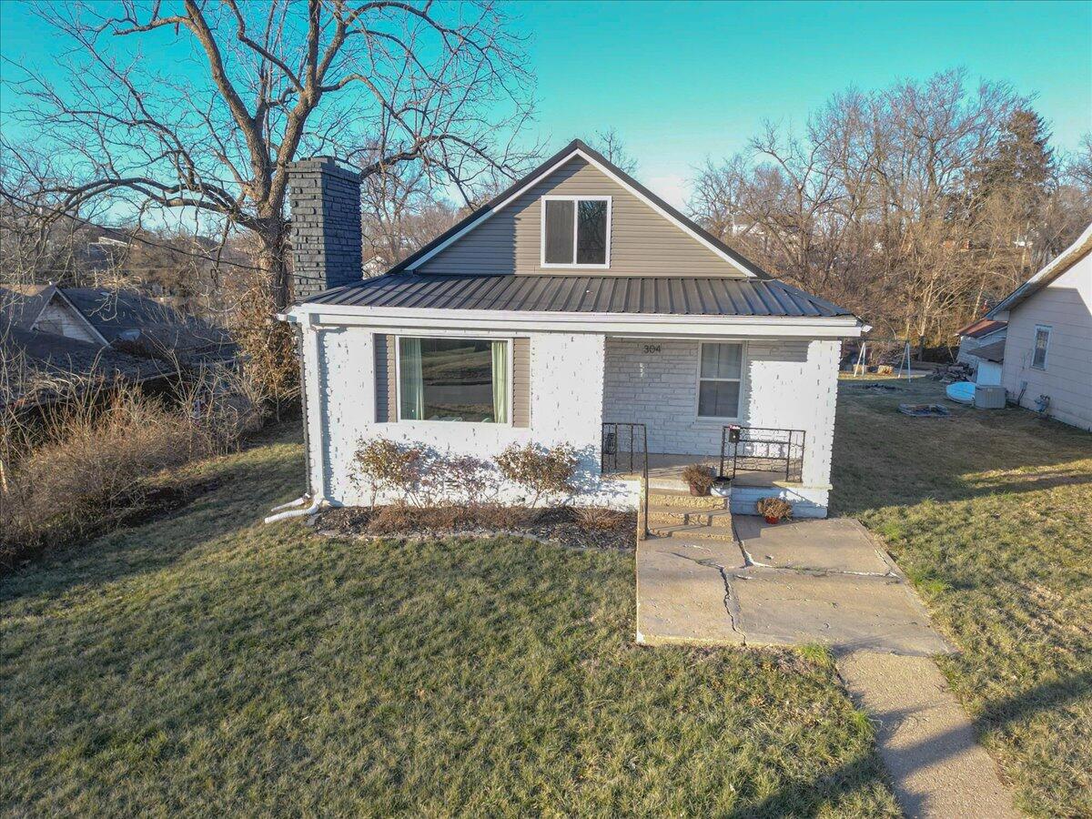 304 Center Street Property Photo 24