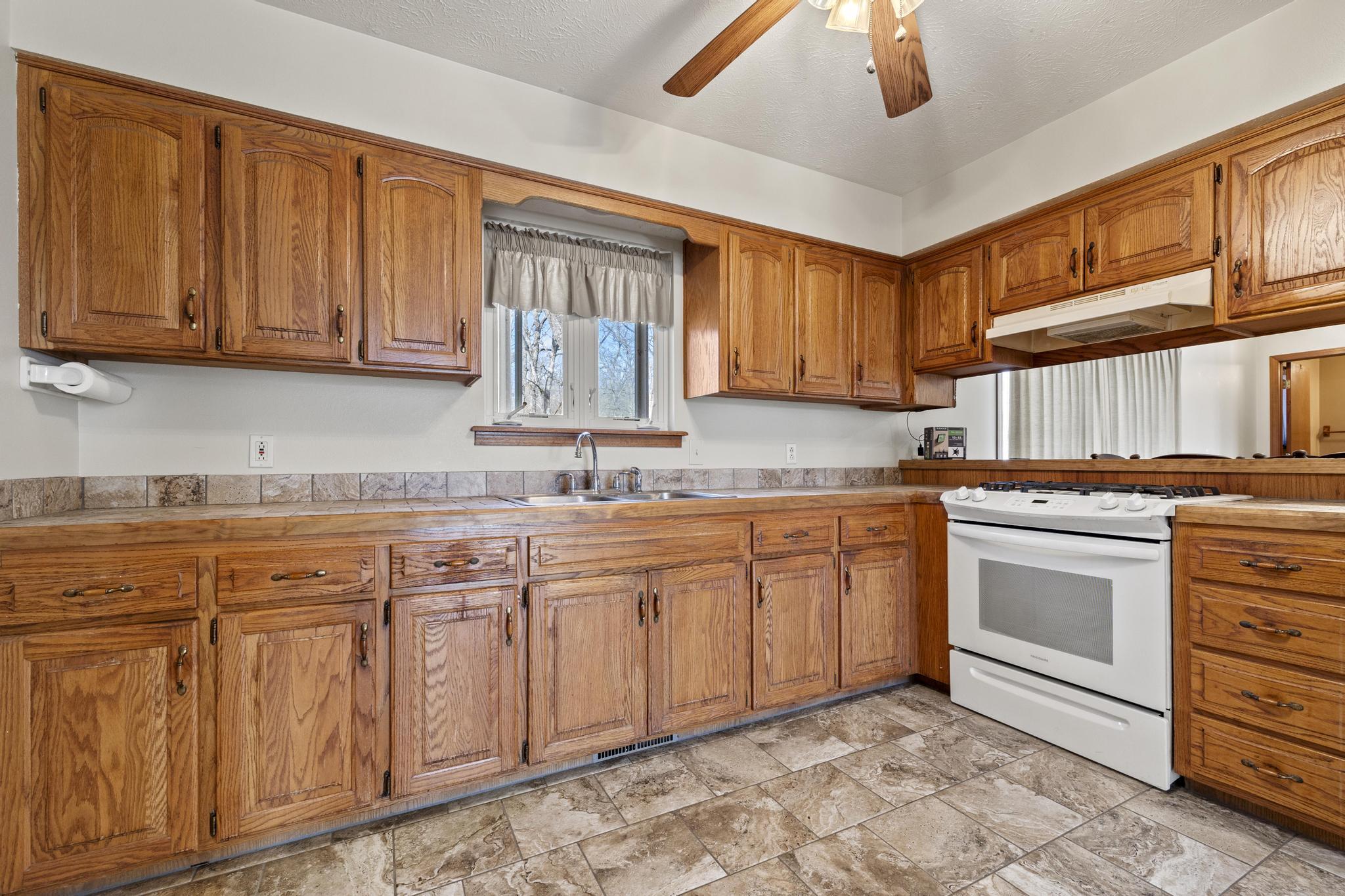 24816 Co Property Photo 7