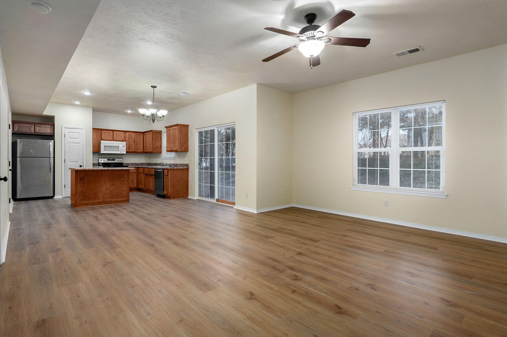 813 -815 East Daniels Street Property Photo 6