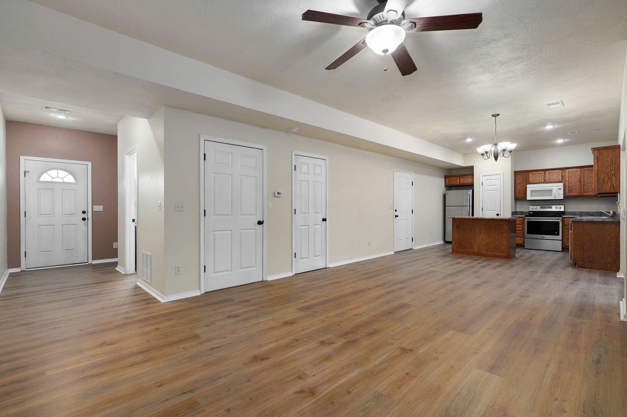 813 -815 East Daniels Street Property Photo 7