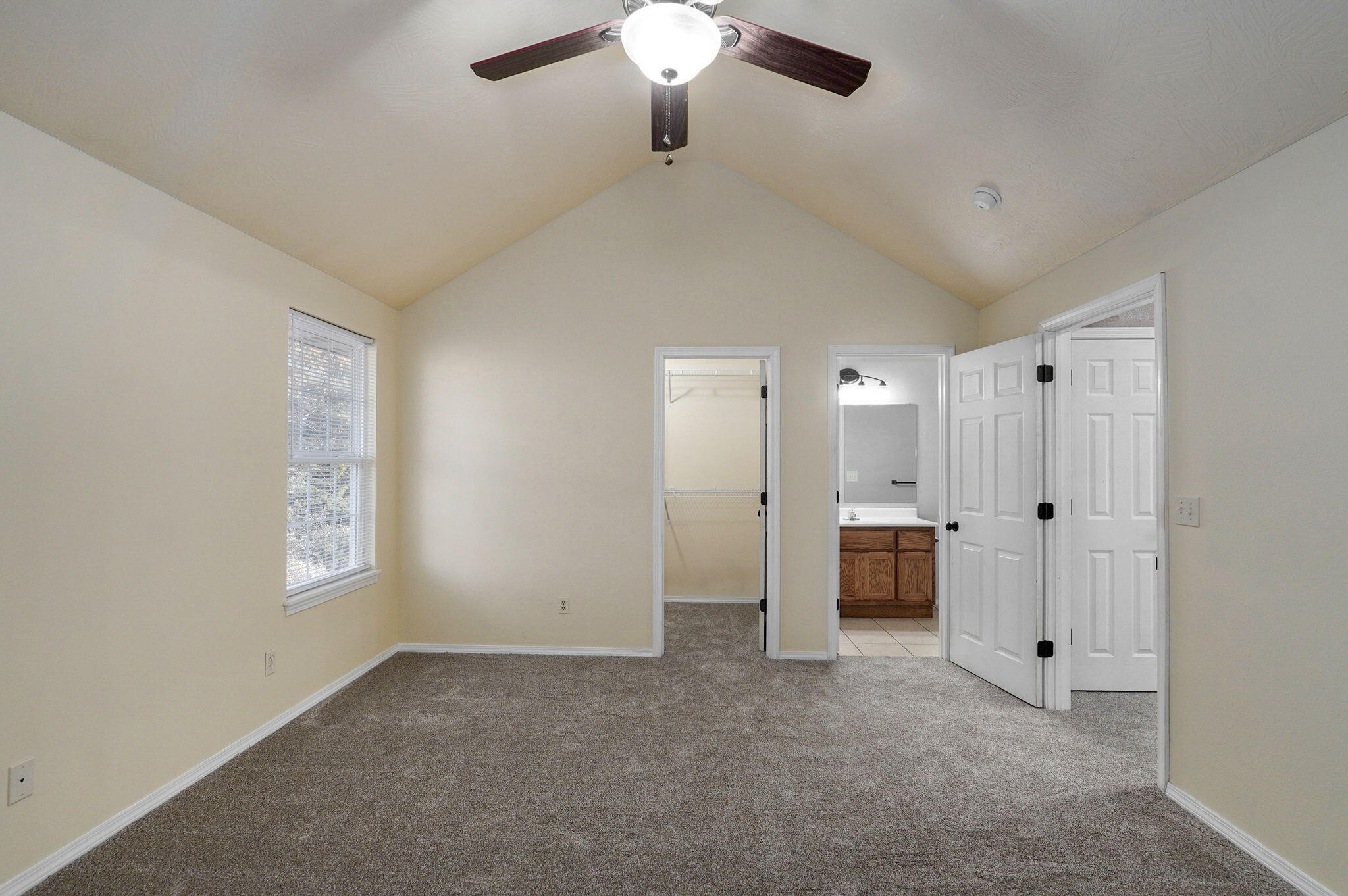 813 -815 East Daniels Street Property Photo 16