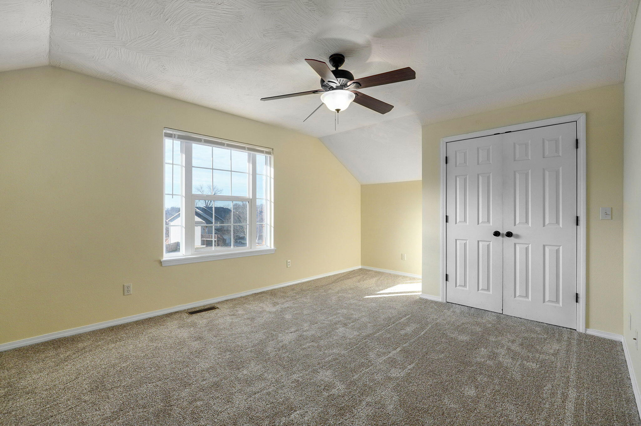 813 -815 East Daniels Street Property Photo 24