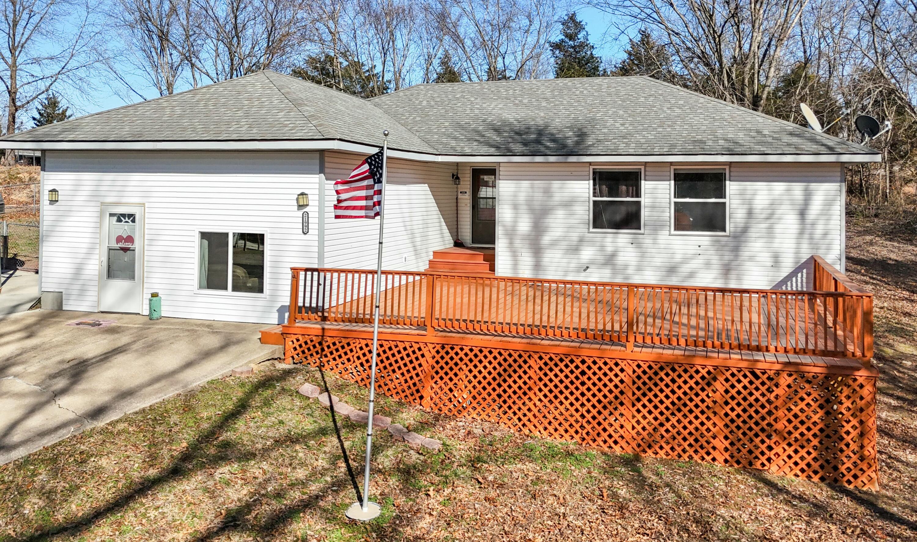 21992 Knob Hill Lane Property Photo 3