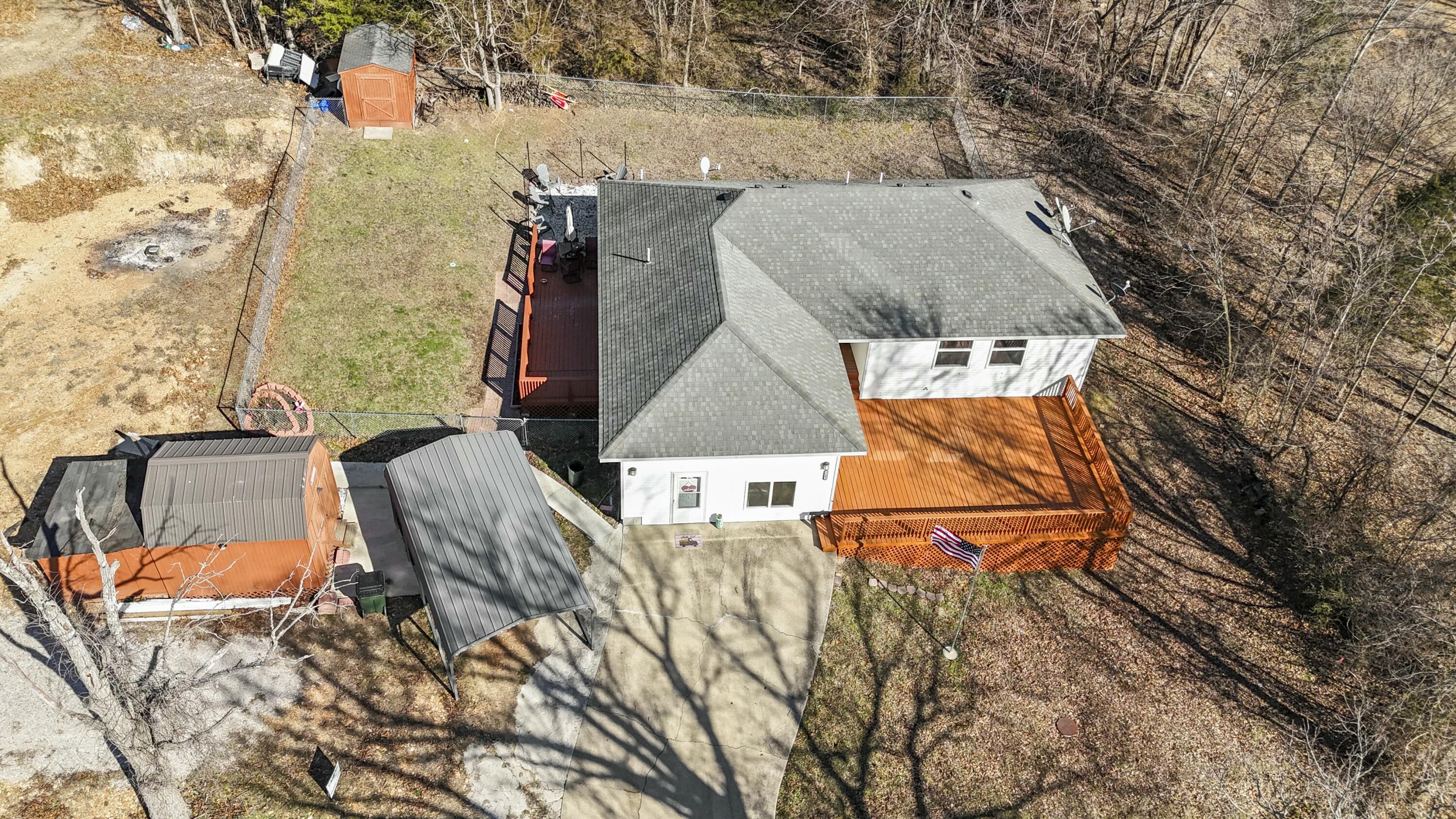 21992 Knob Hill Lane Property Photo 4