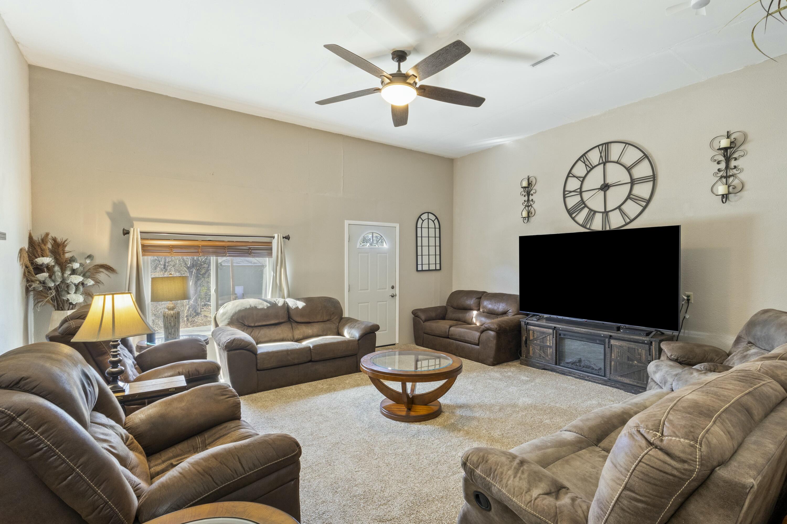 21992 Knob Hill Lane Property Photo 18
