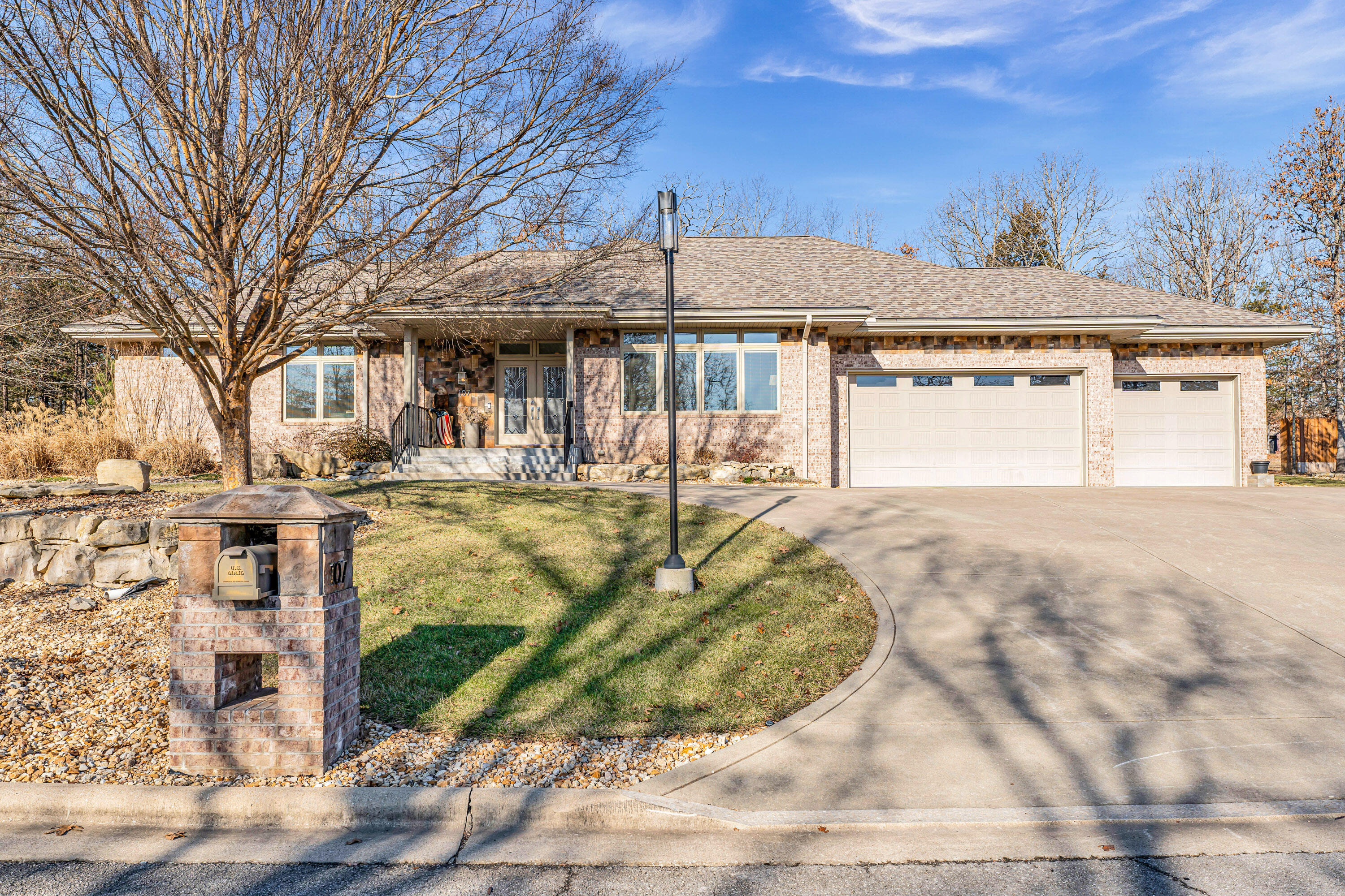 107 Whispering Oaks Lane Property Photo