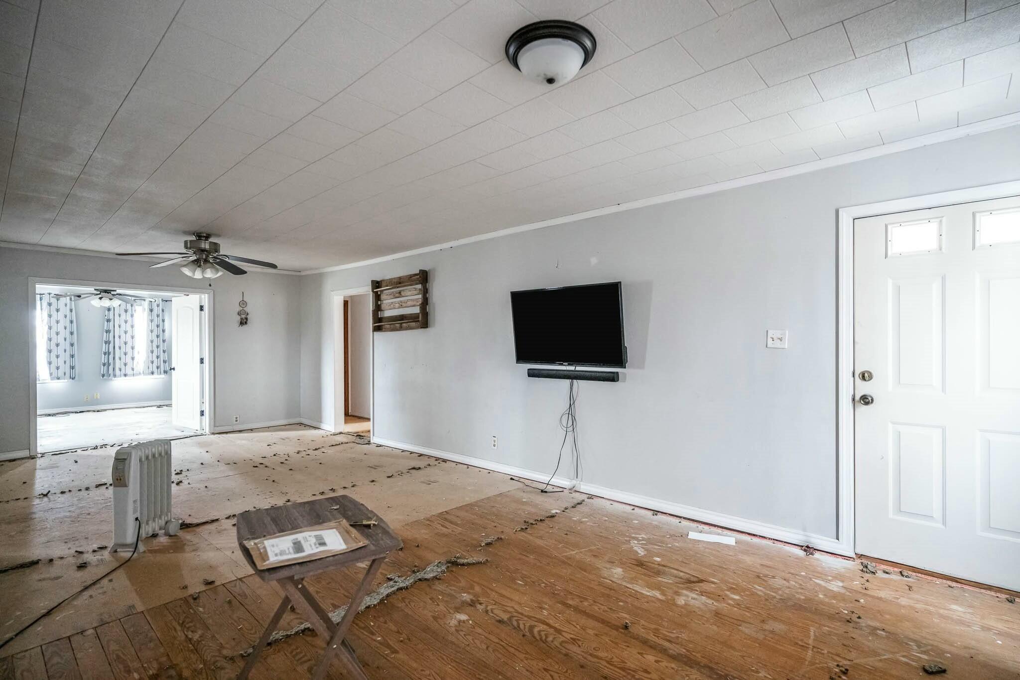 24556 Lawrence 2020 Property Photo 6