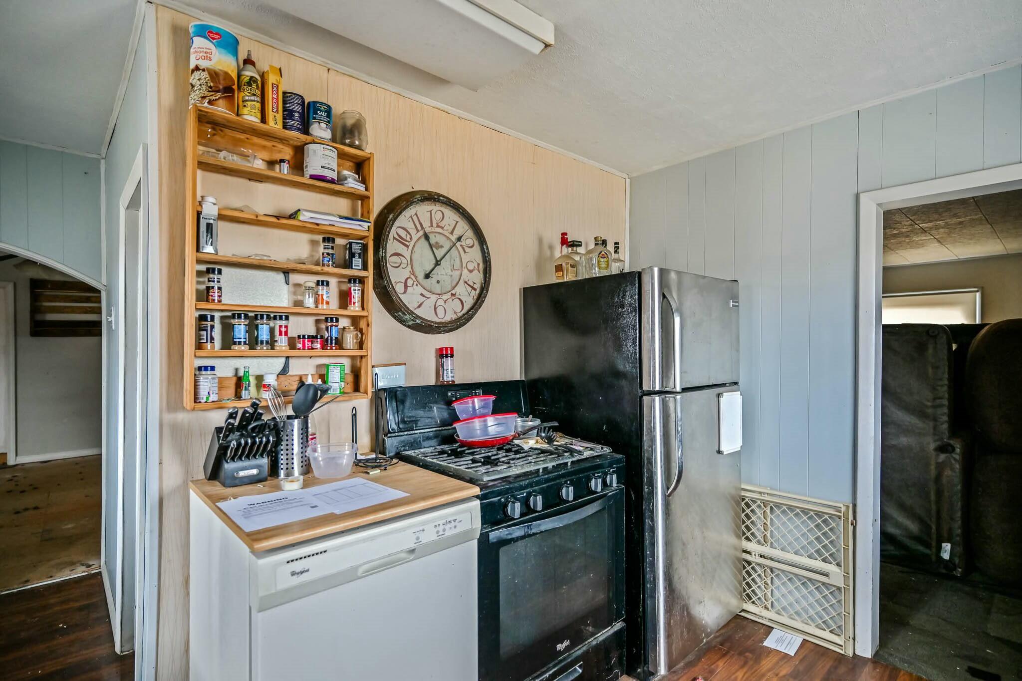 24556 Lawrence 2020 Property Photo 10