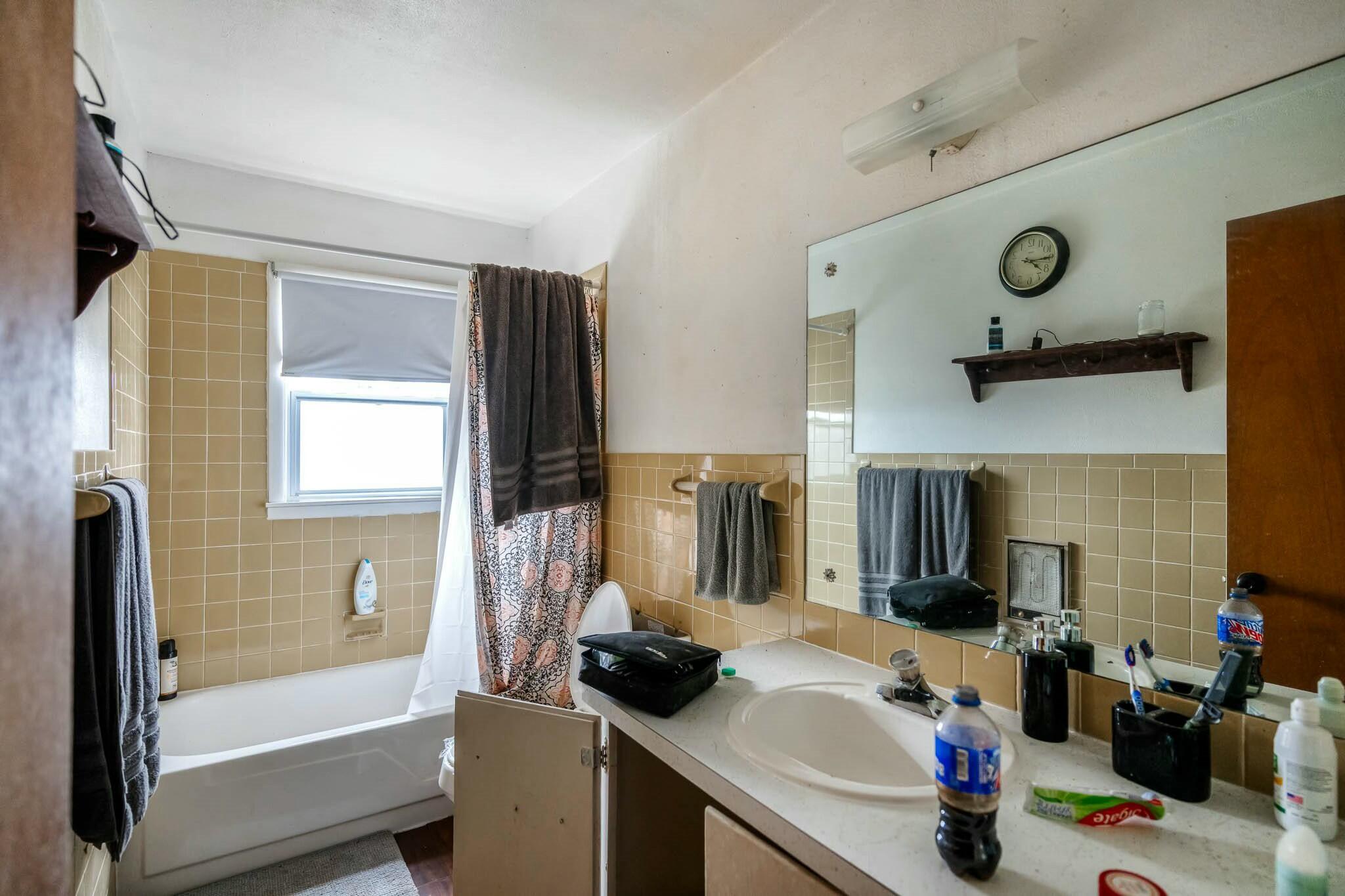 24556 Lawrence 2020 Property Photo 11