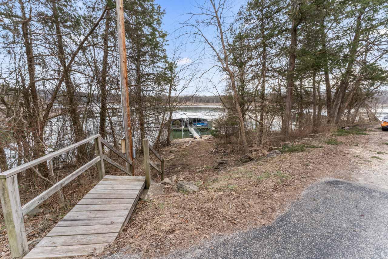 000 High Meadow Drive Property Photo 6