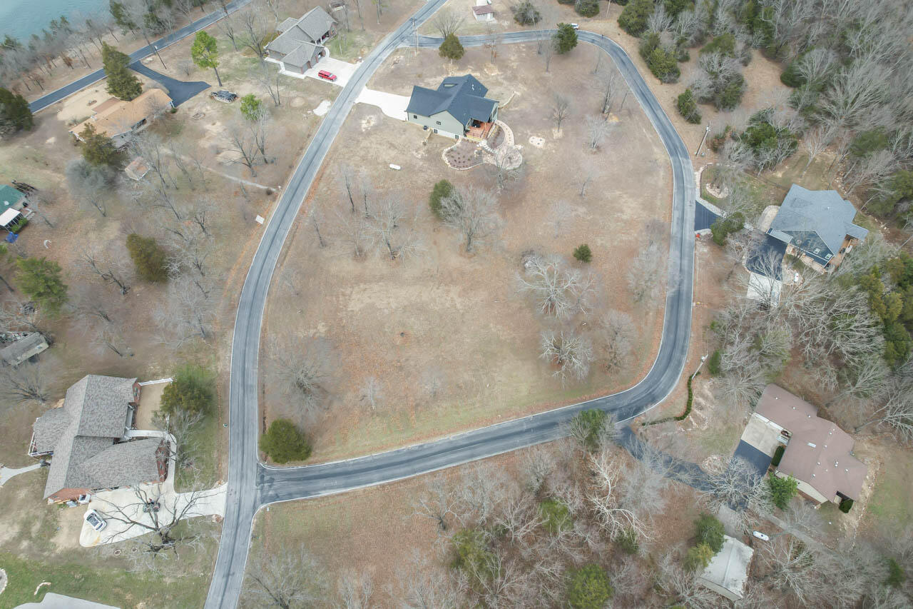 000 High Meadow Drive Property Photo 14