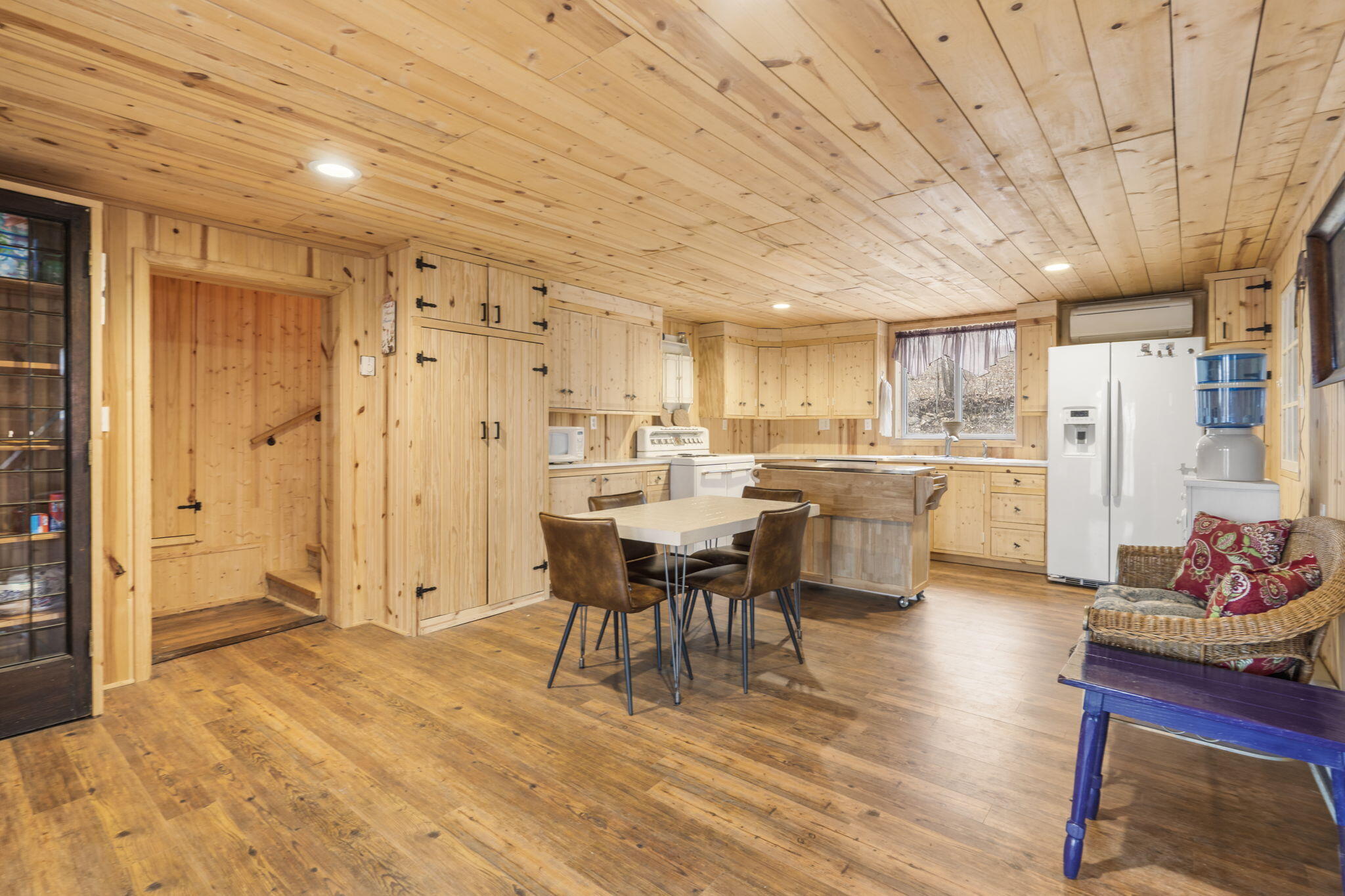 24329 Beach Road Property Photo 7