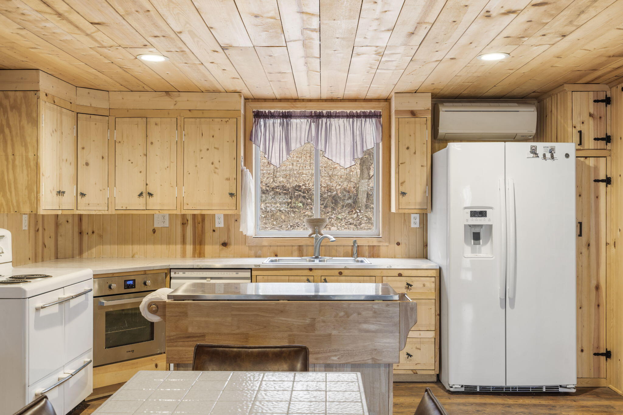 24329 Beach Road Property Photo 8