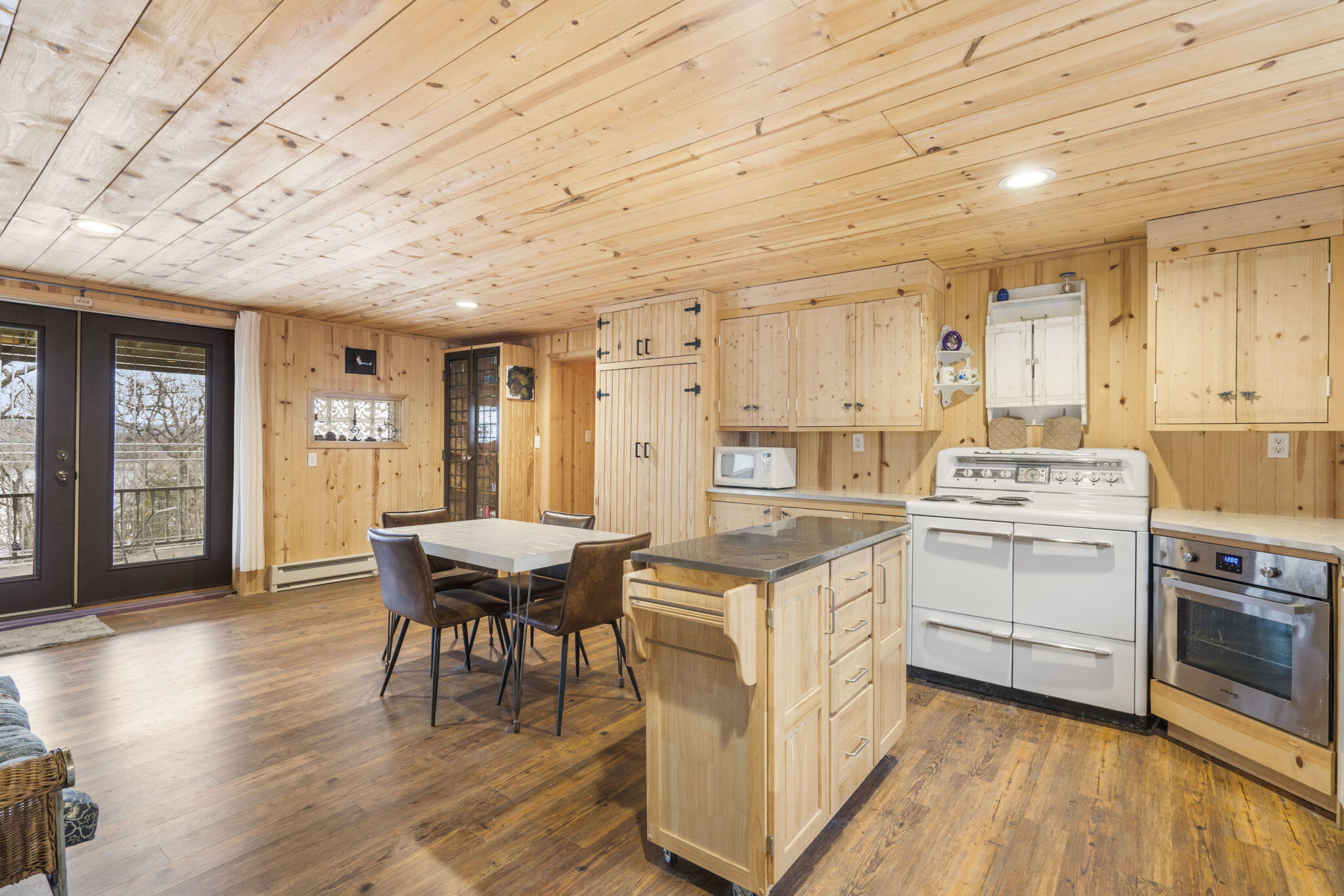 24329 Beach Road Property Photo 10