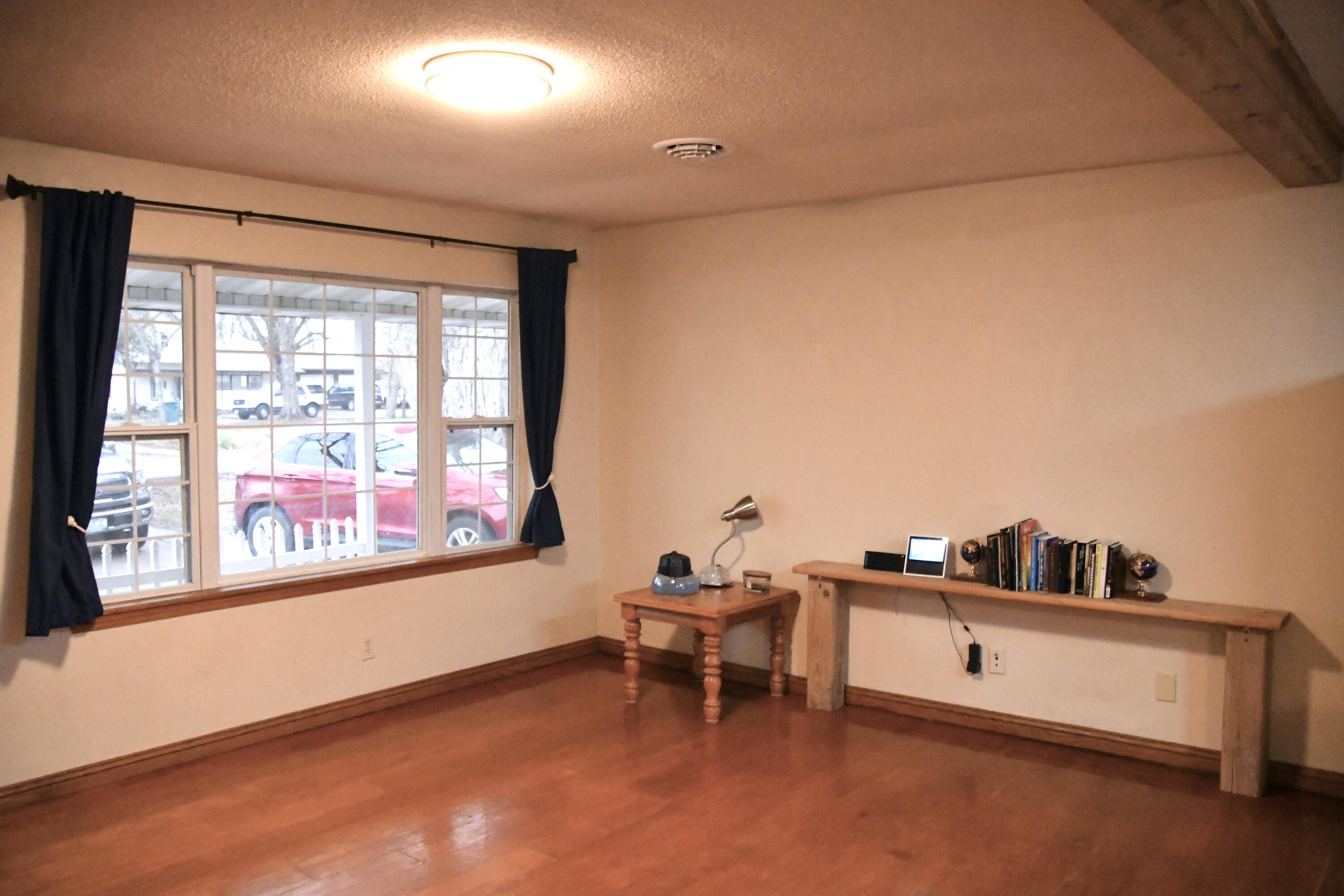 705 West Hughs Street Property Photo 6